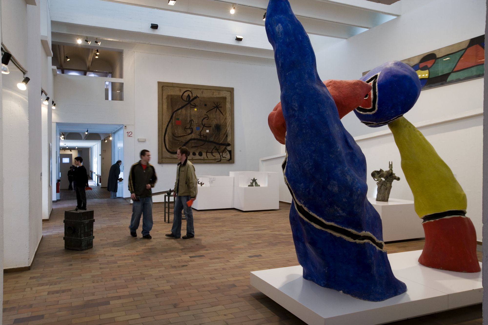 Plataforma per la Llengua denuncia que la Fundació Joan Miró ignore el catalán para encontrar nuevo director
