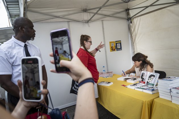 setmana del llibre en català signatures / Foto: Montse Giralt setmana del llibre en català signatures / Foto: Montse Giralt
