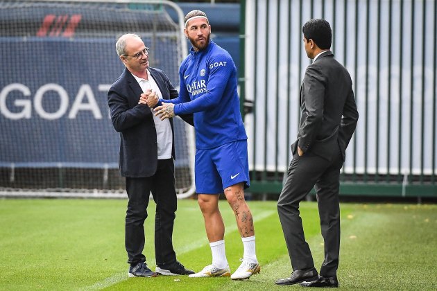 Luis Campos, Sergio Ramos i Nasser Al-Khelaïfi PSG / Foto: Europa Press