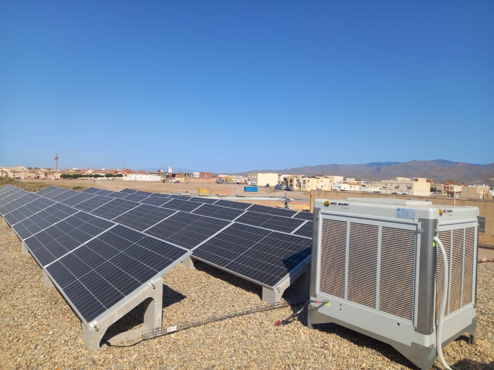 Instal·lar una placa fotovoltaica en una comunitat de veïns: missió impossible?
