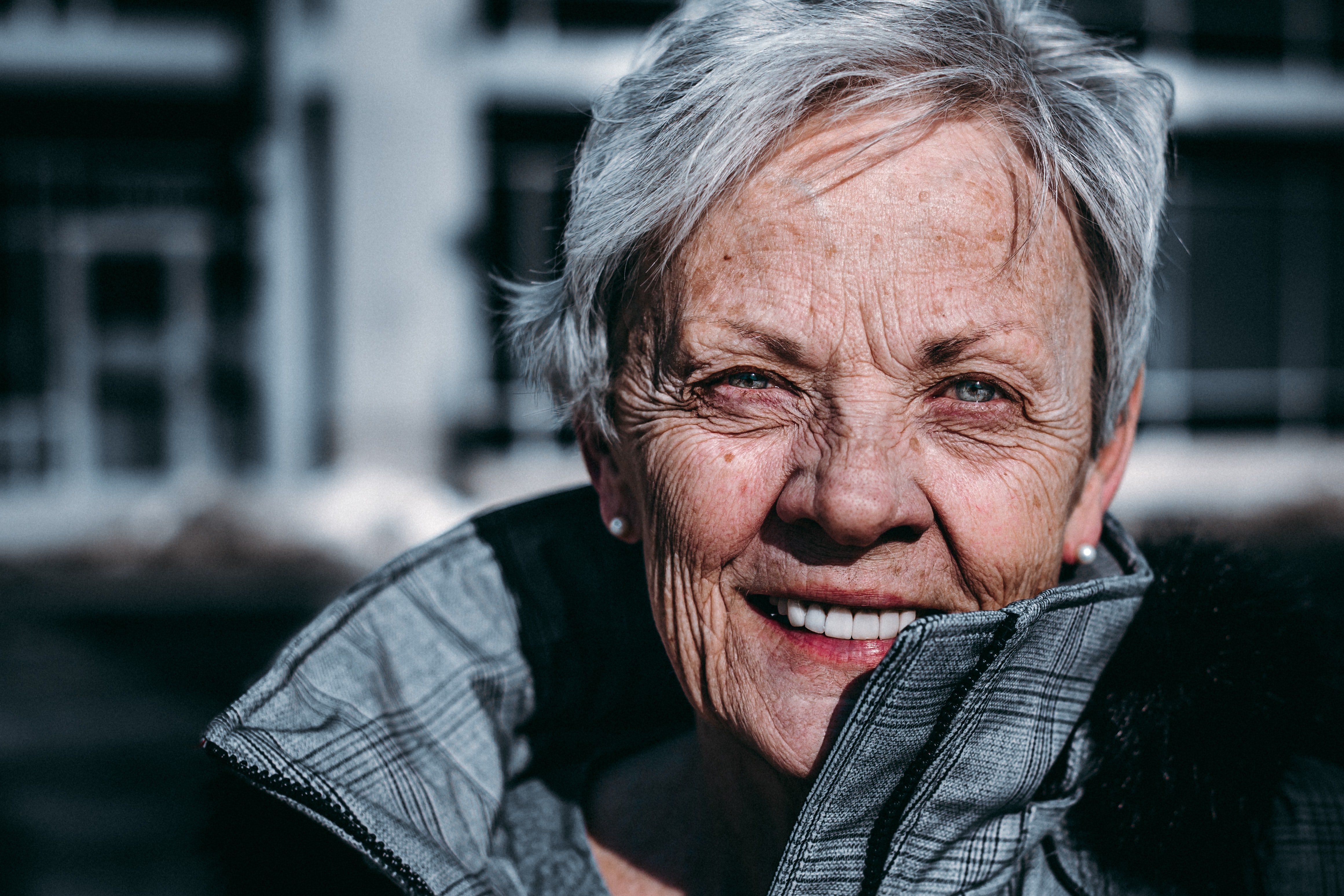 Mujer de la tercera edad / Unsplash