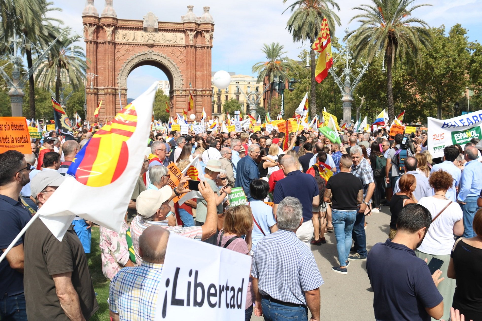 Manifestació educacion en castellano arc de triomf ACN Manifestació educacion en castellano arc de triomf ACN