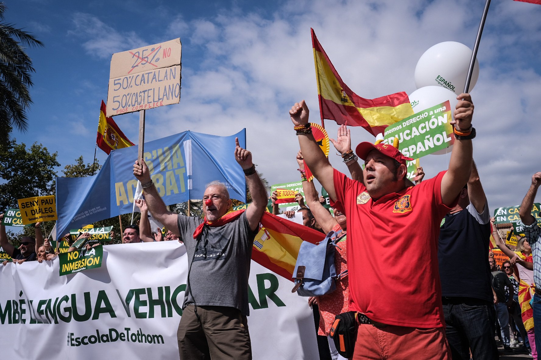 Flaqueja la manifestació espanyolista pel 25% a Barcelona amb Abascal i Arrimadas