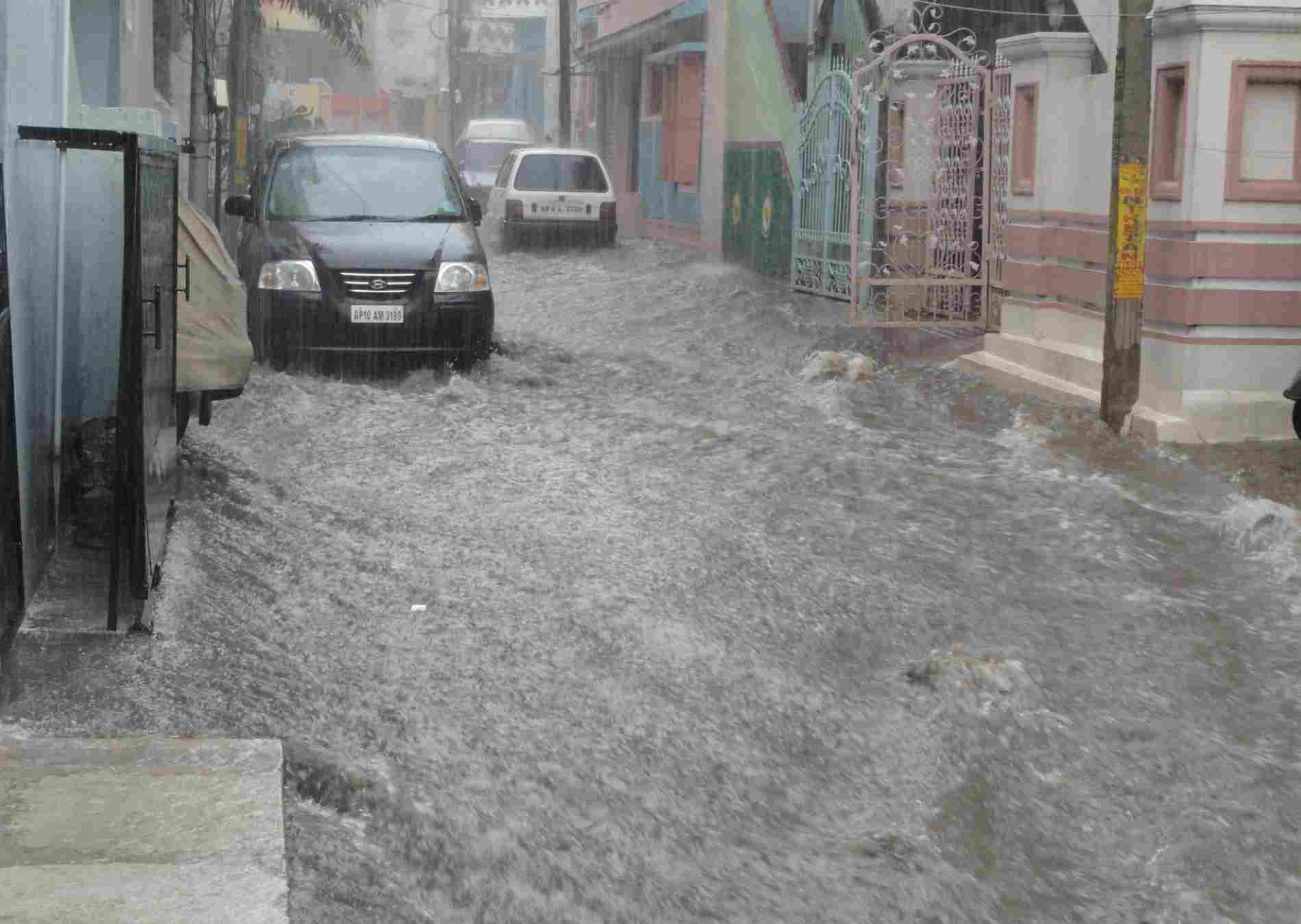 Alacant i Castelló, inundats pels ruixats de les últimes hores. A Catalunya, ens acomiadem de la calor