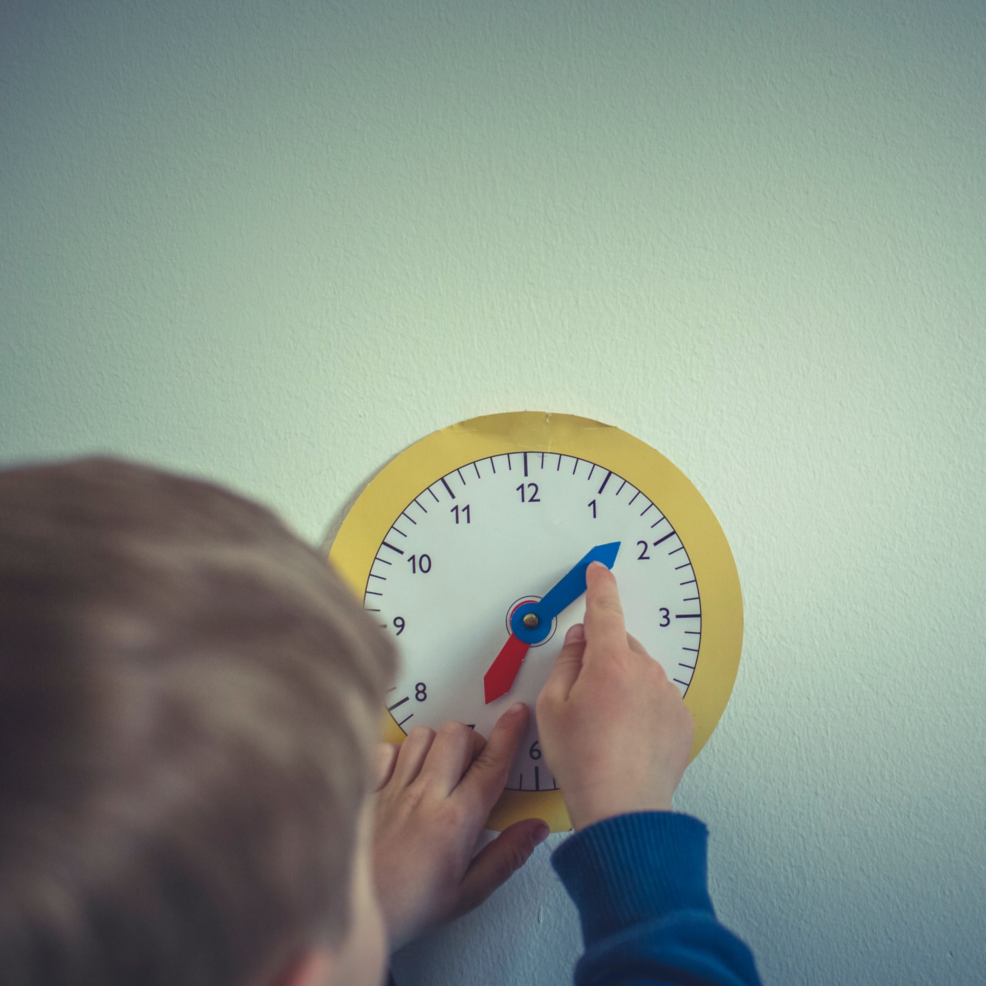 Cómo hacer un reloj de la rutina Waldorf con tu hijo para estructurar su vida