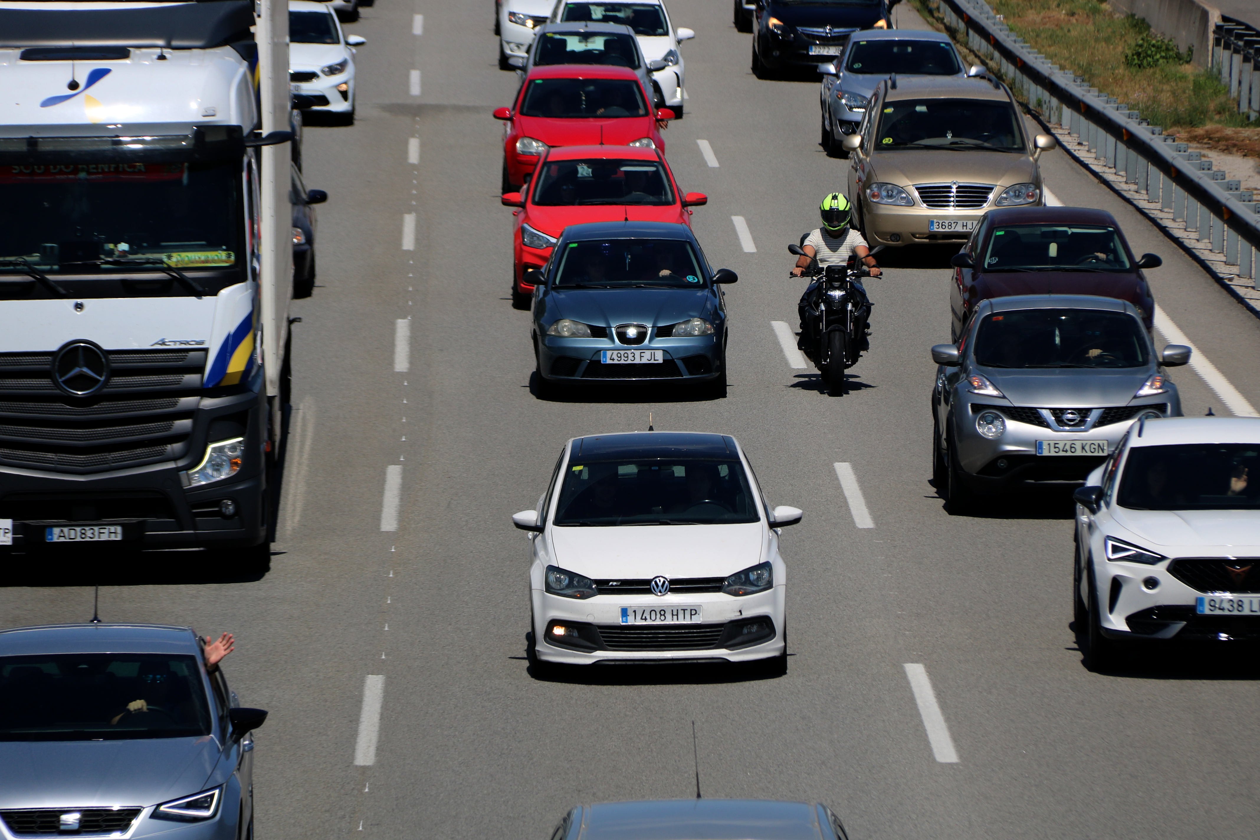 El ministerio y Trànsit negocian qué tramos de la AP-7 reducirán de 120 a 100 kilómetros por hora