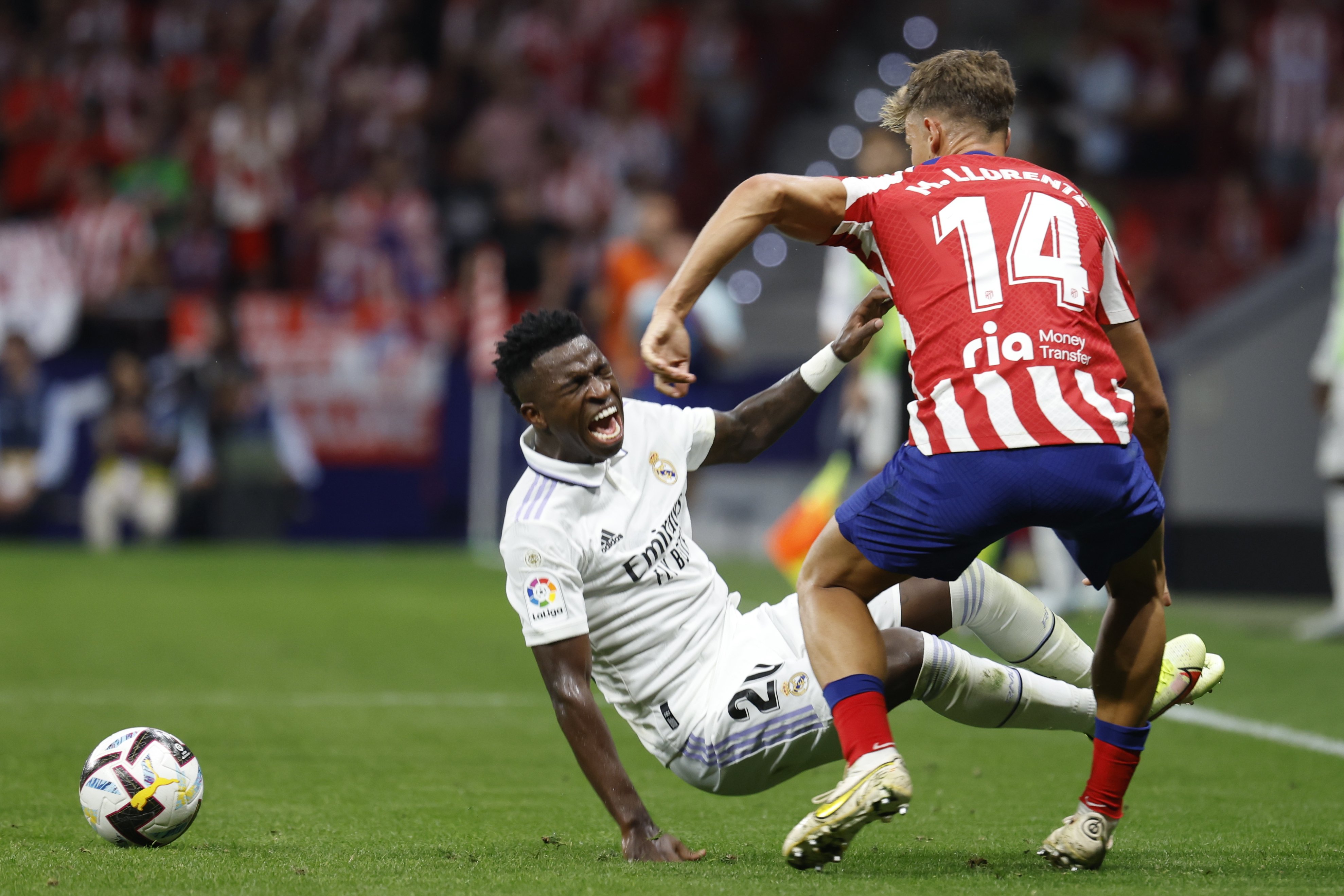 Graban a un jugador del Atlético bailando con Vinícius en el túnel de vestuarios del Civitas Metropolitano