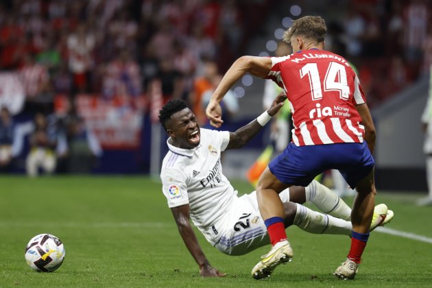 Vinícius Marcos Llorente Real Madrid Atlético de Madrid / Foto: EFE