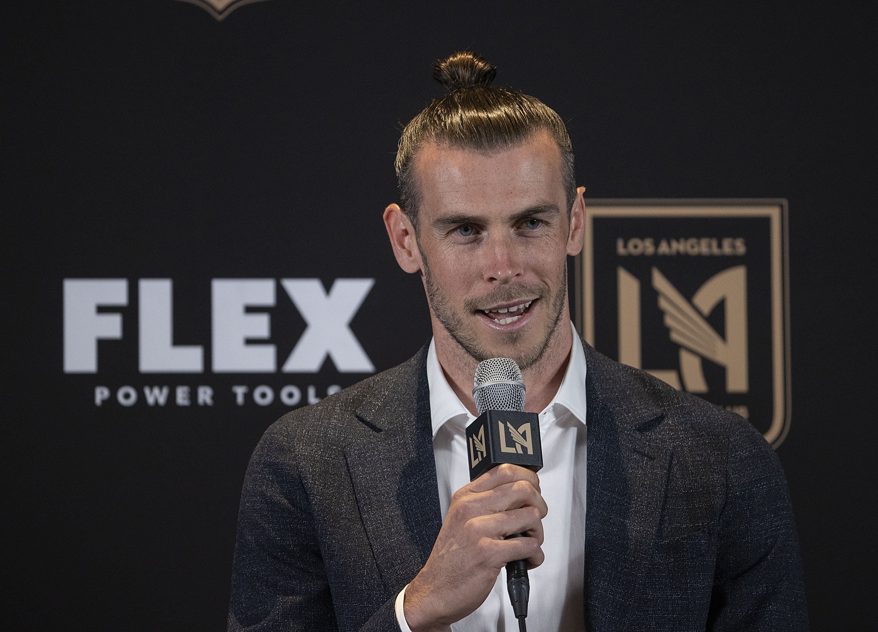 Bale es converteix en un home de negocis