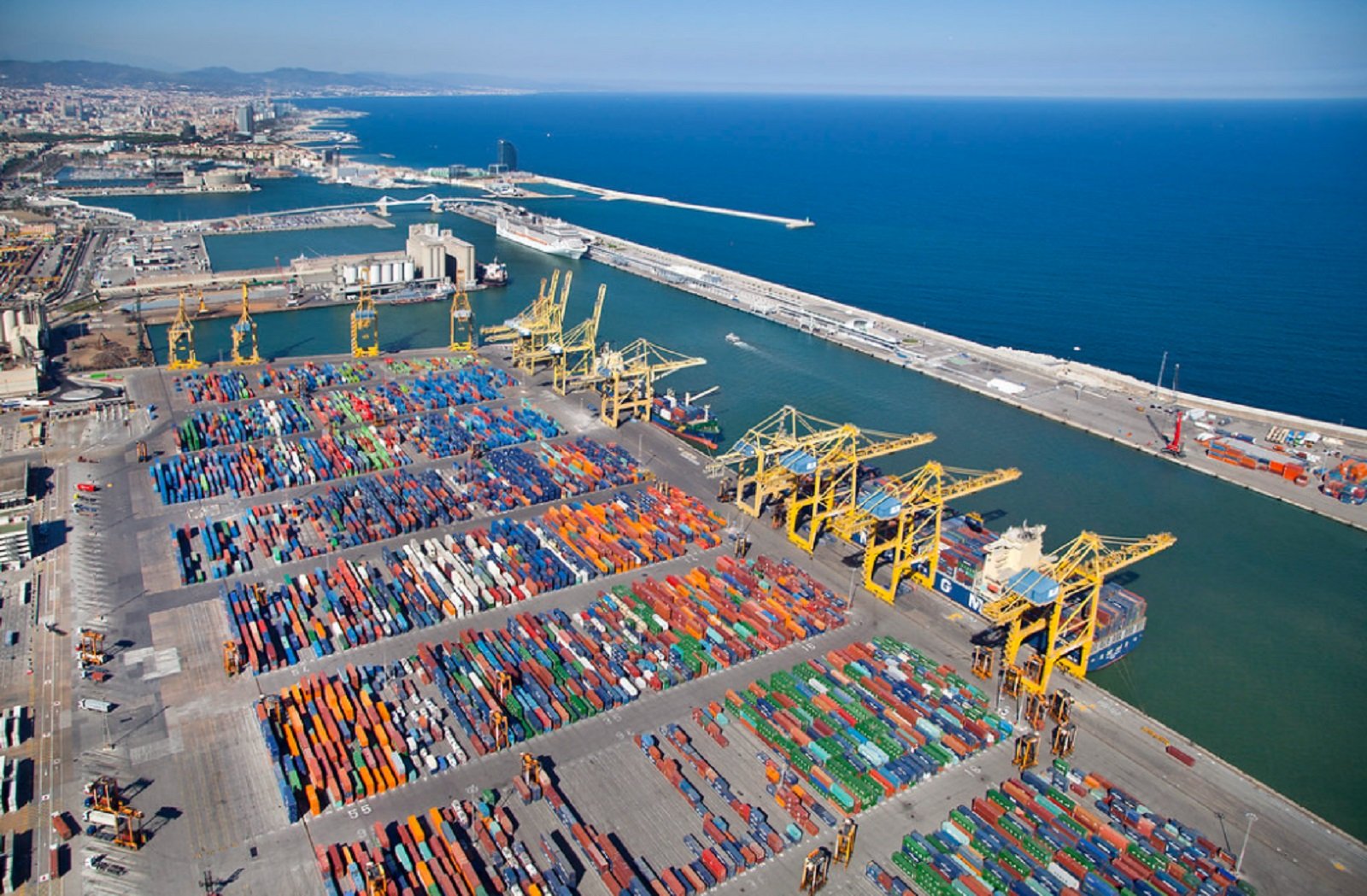 El tráfico del Port de Barcelona crece un 9,9% respecto a 2021
