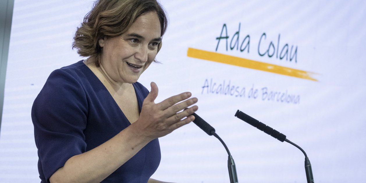 Ada Colau ofrece colaboración a Aragonès, pero le reclama un Govern que