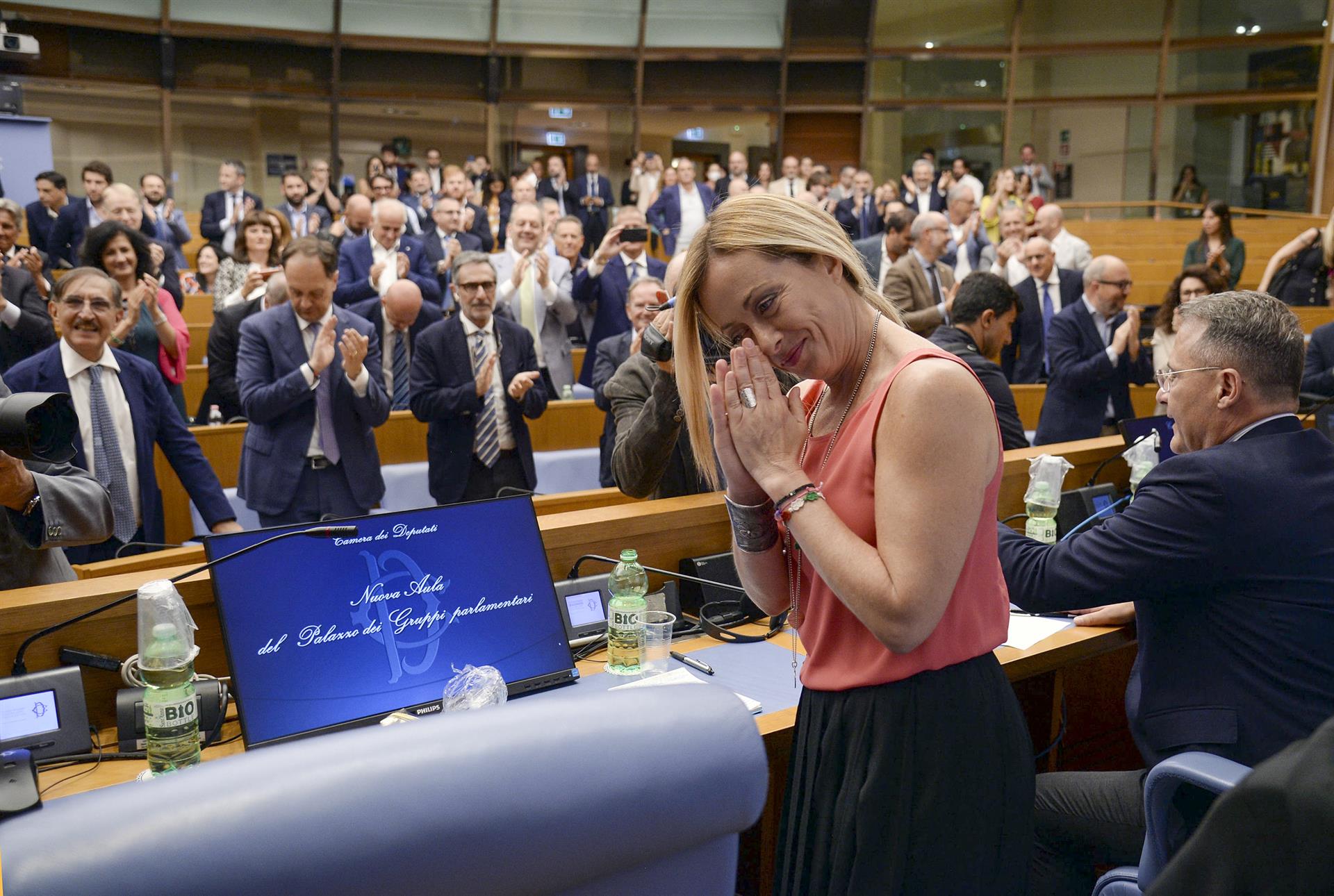Giorgia Meloni, líder ultra, desea que el triunfo de la derecha en Italia se reproduzca en España