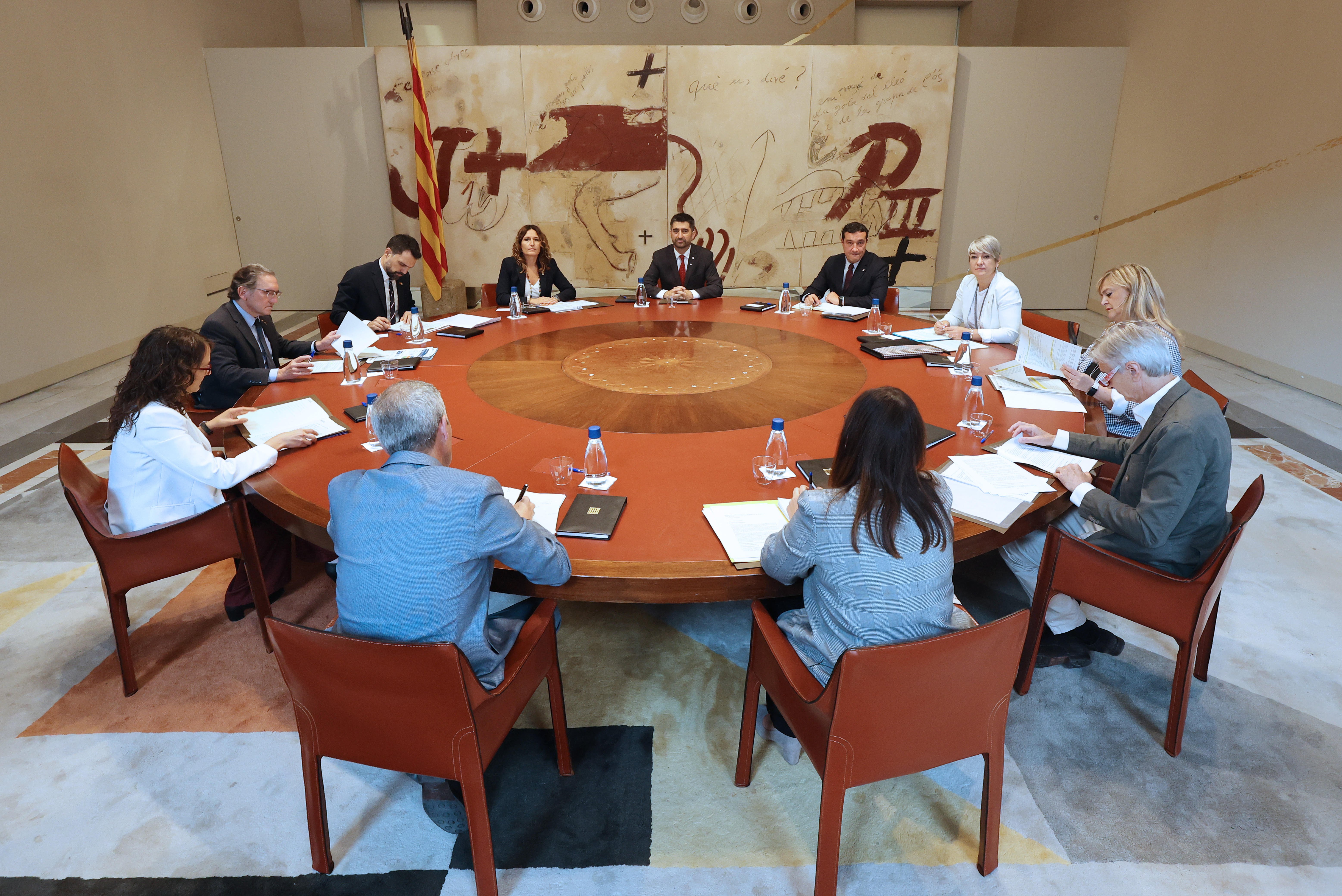 Catalan government accuses the Andalusian president of "populist auction": "Leave Catalans alone"