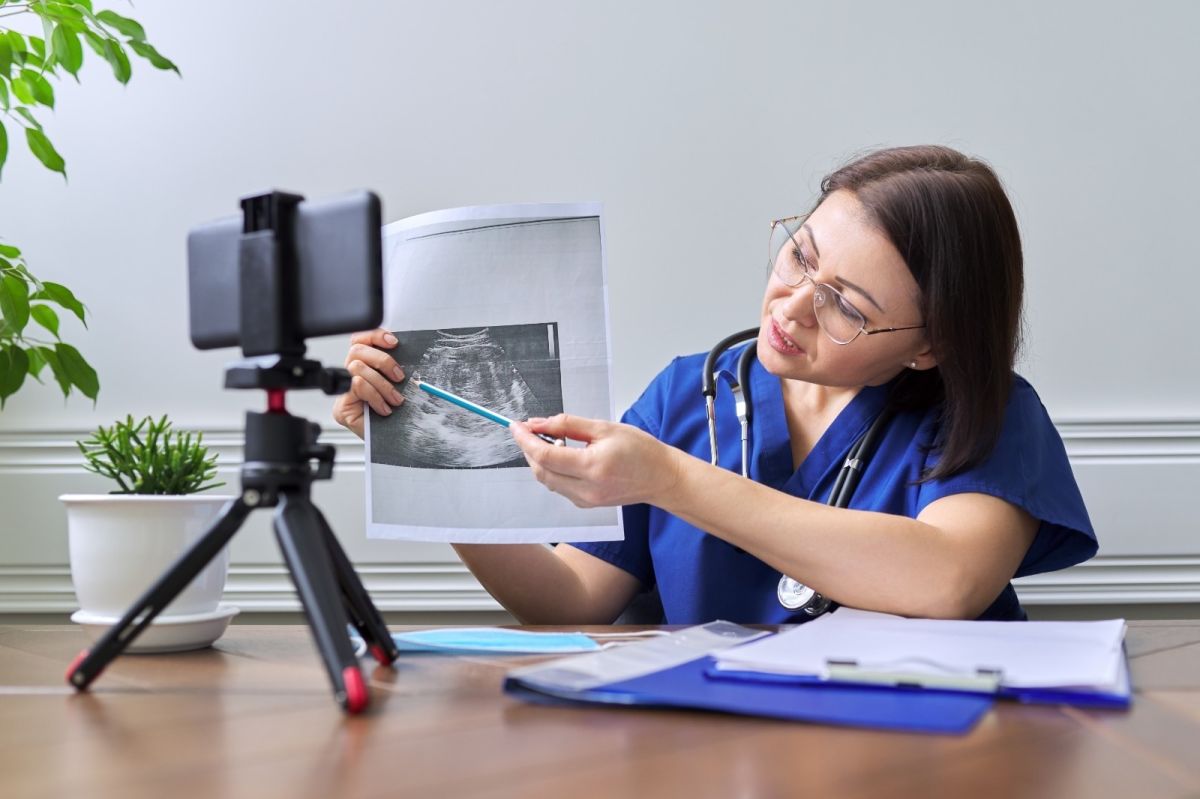 Los expertos defienden que la digitalización en medicina aporta agilidad y eficacia