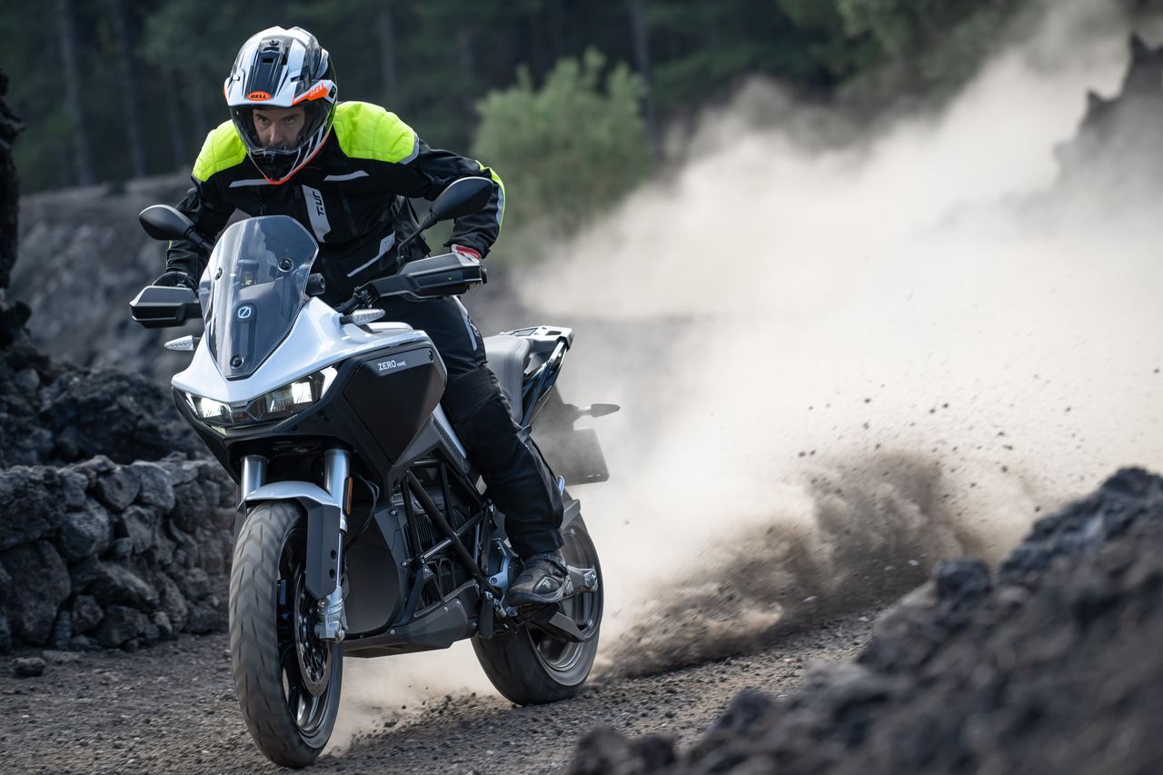 Creies que mai no veuríem una moto elèctrica 'trail' que valgués la pena? Ja que t'equivocaves