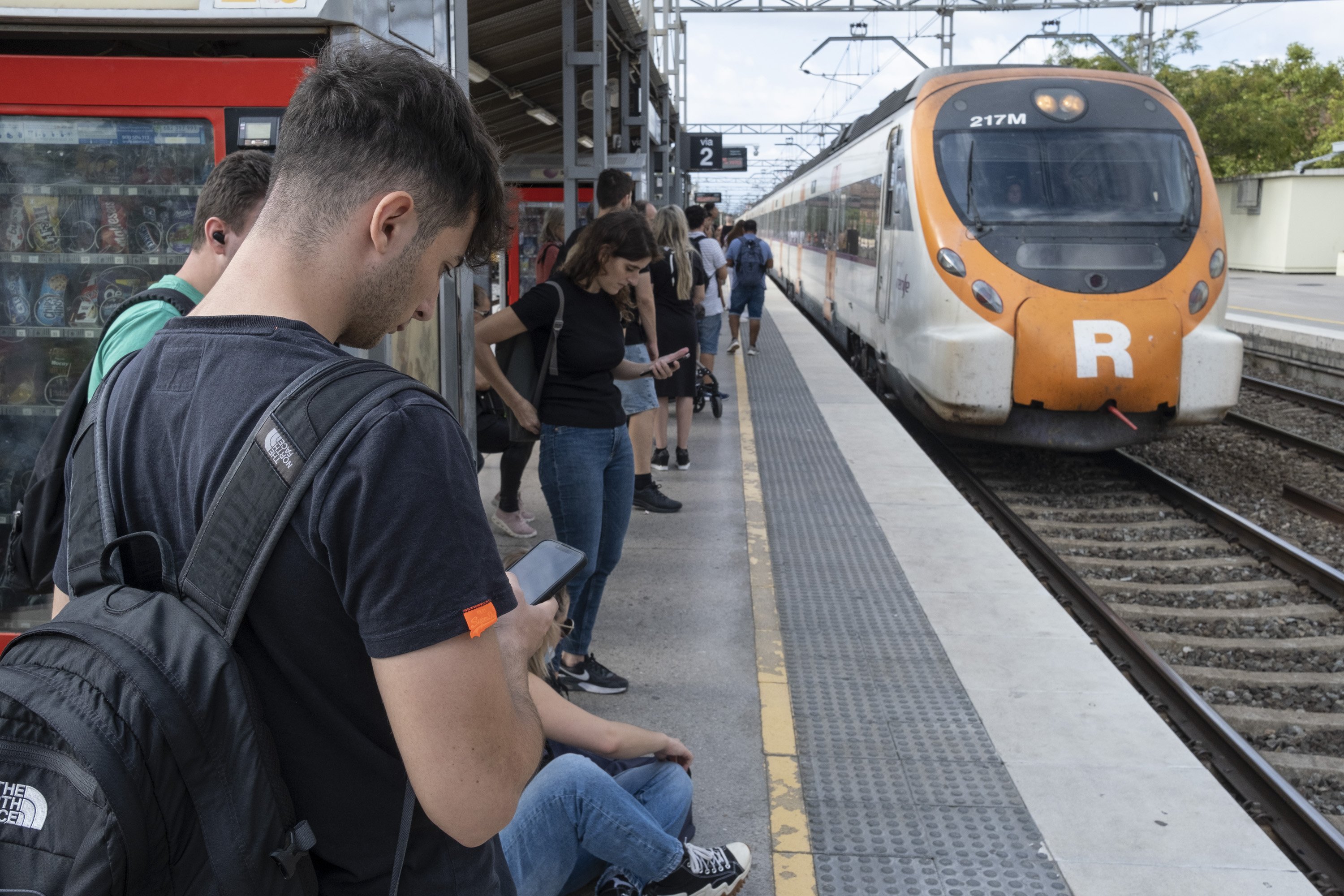 Los sindicatos convocan una huelga en Renfe por el puente de Todos los Santos