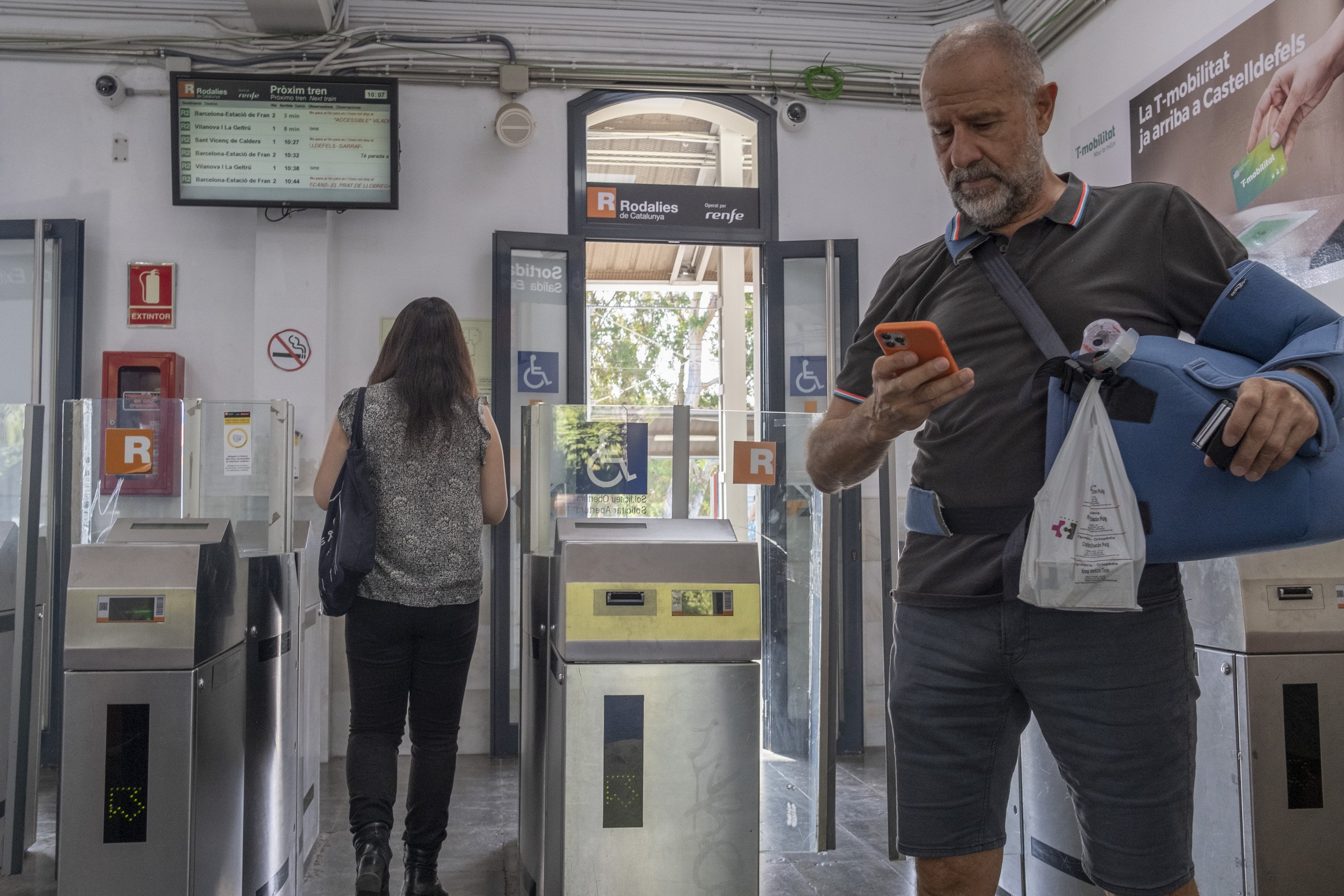 Quatre línies de Rodalies Renfe, afectades per una avaria que ha provocat retards de més de mitja hora