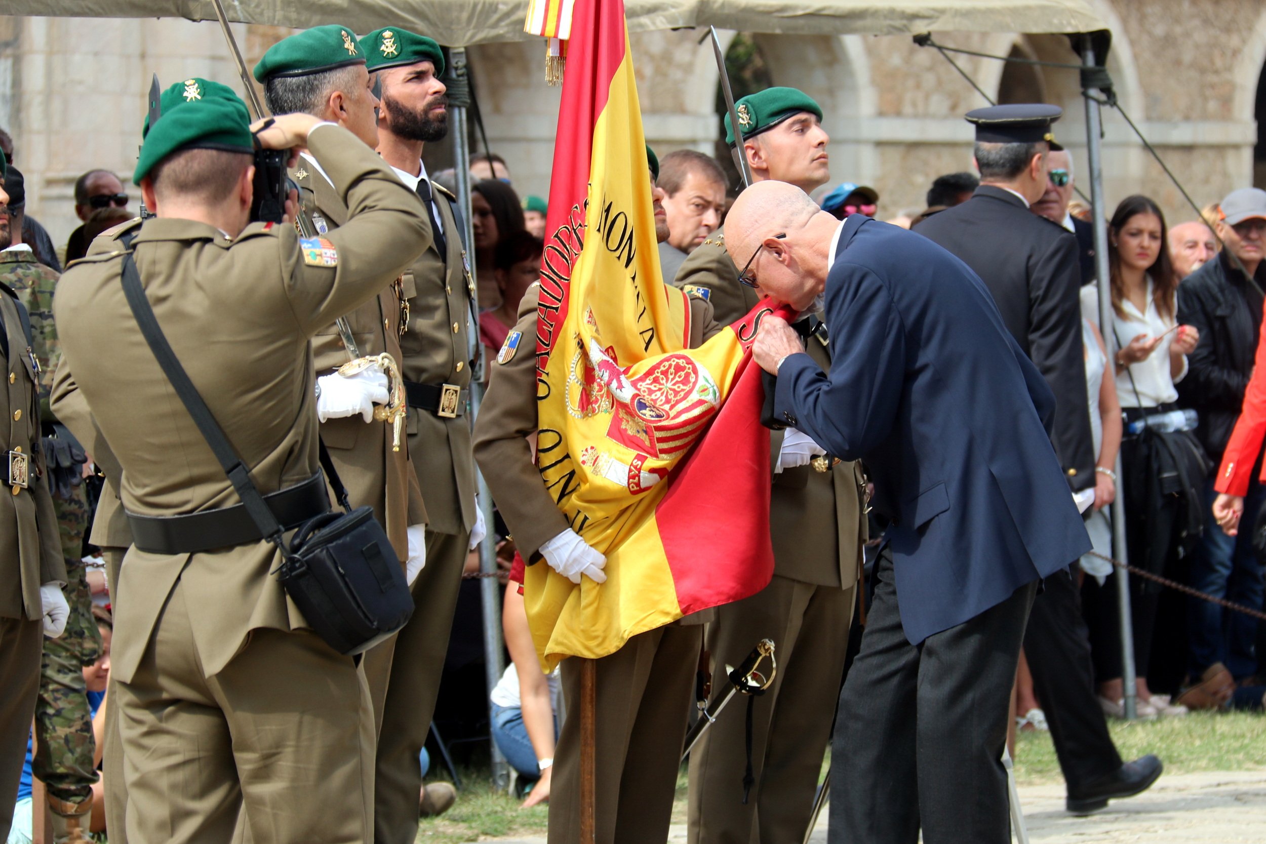 El Ejército organiza una jura civil de bandera en el castillo de Sant Ferran de Figueres 5 años después