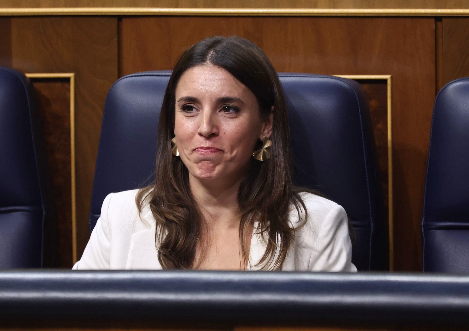 ¿Crees que Irene Montero tiene que dimitir por la polémica de la ley del 'sólo sí es sí'?