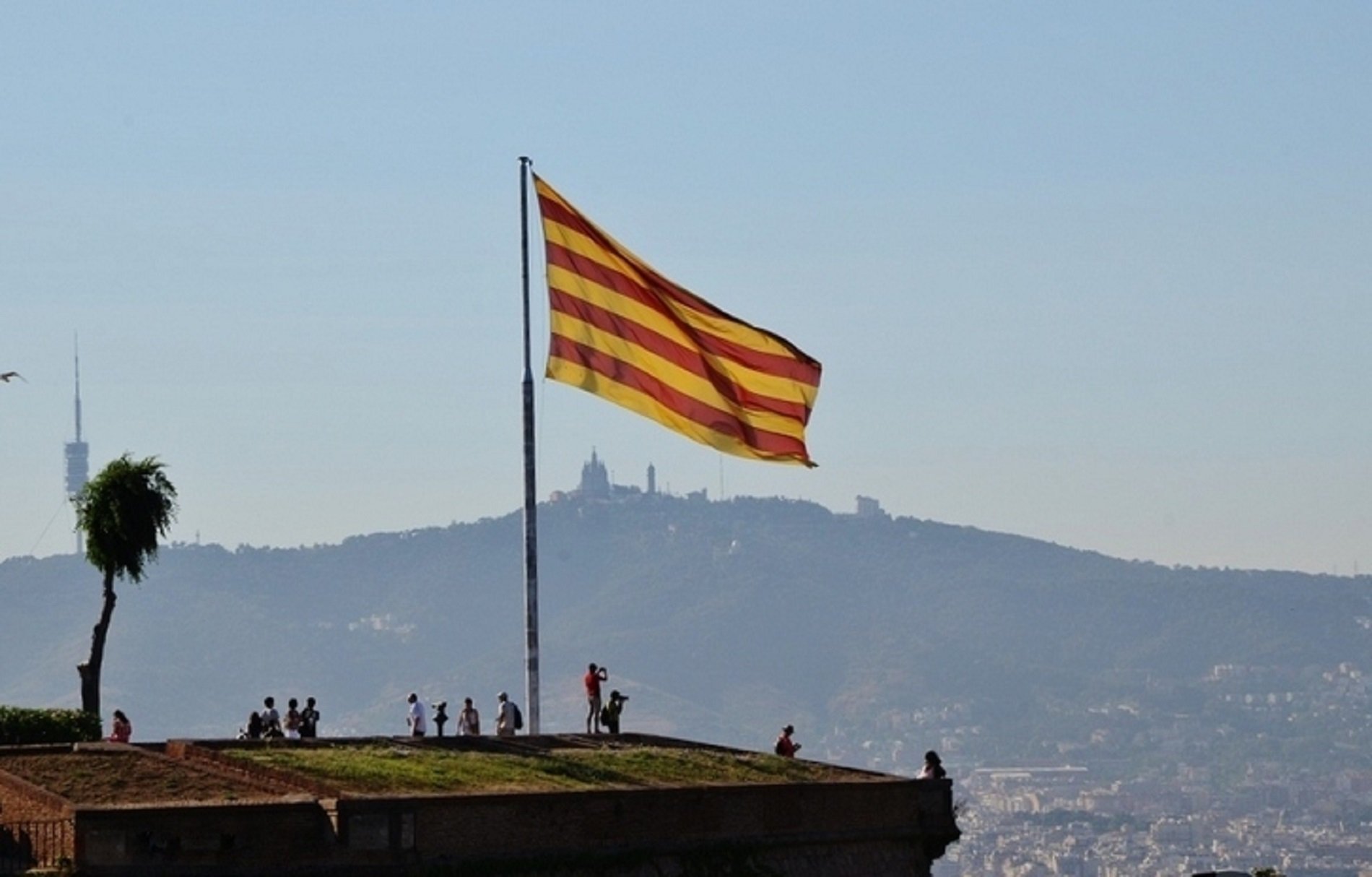 La Comissió de la Dignitat reclama restituir la senyera de Lluís Companys al castell de Montjuïc
