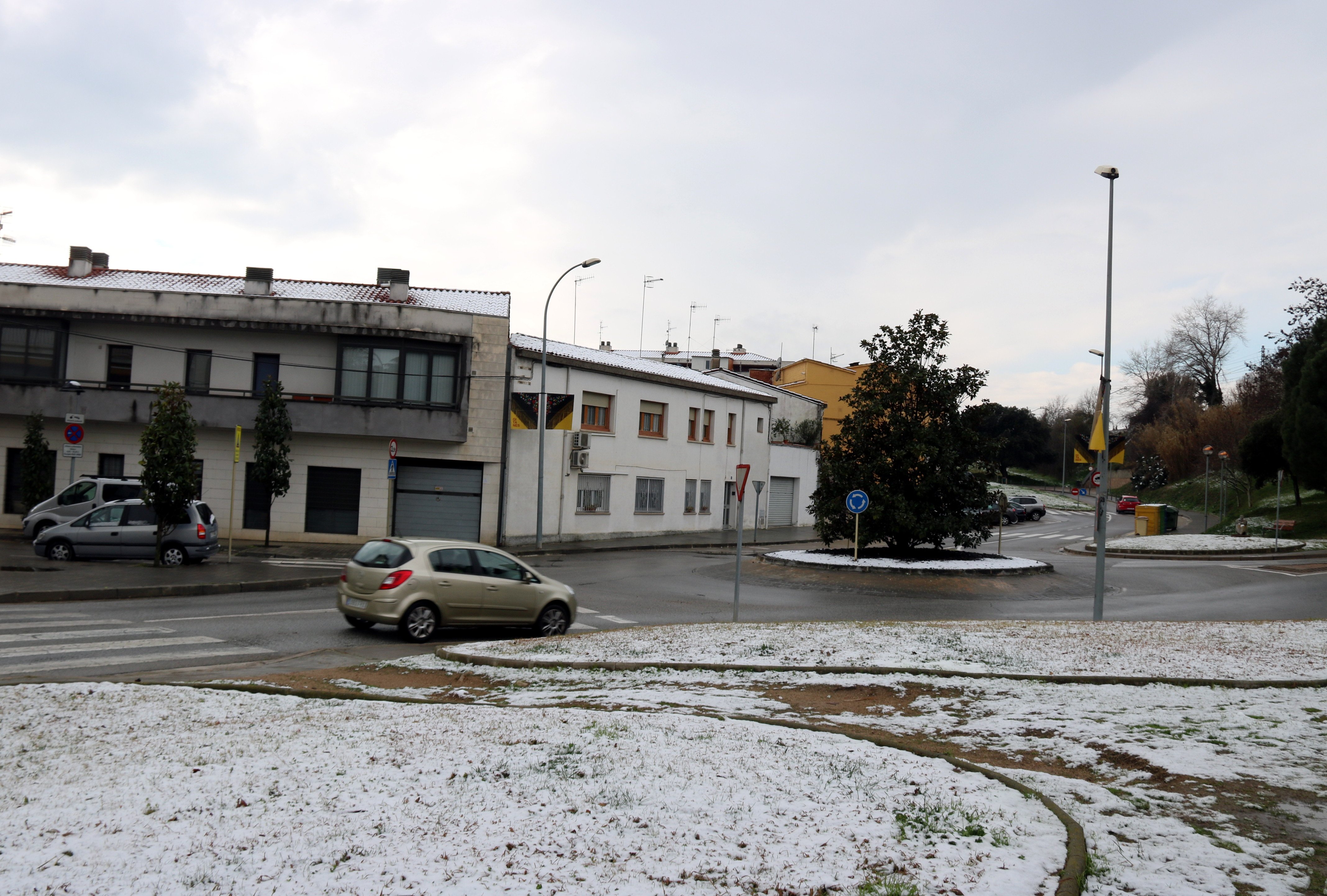 Dos carreteras siguen cortadas por la nieve