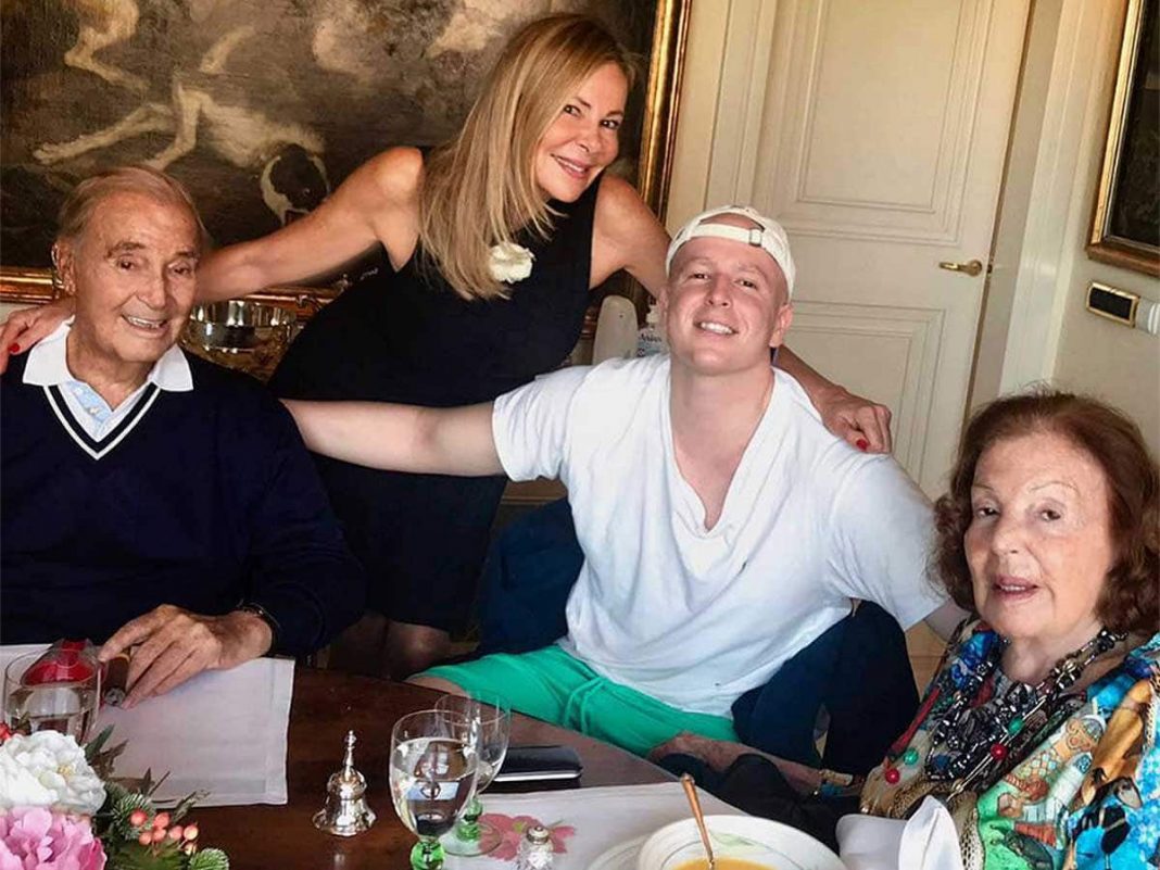 Ana Obregón y familia Ana Obregón y familia