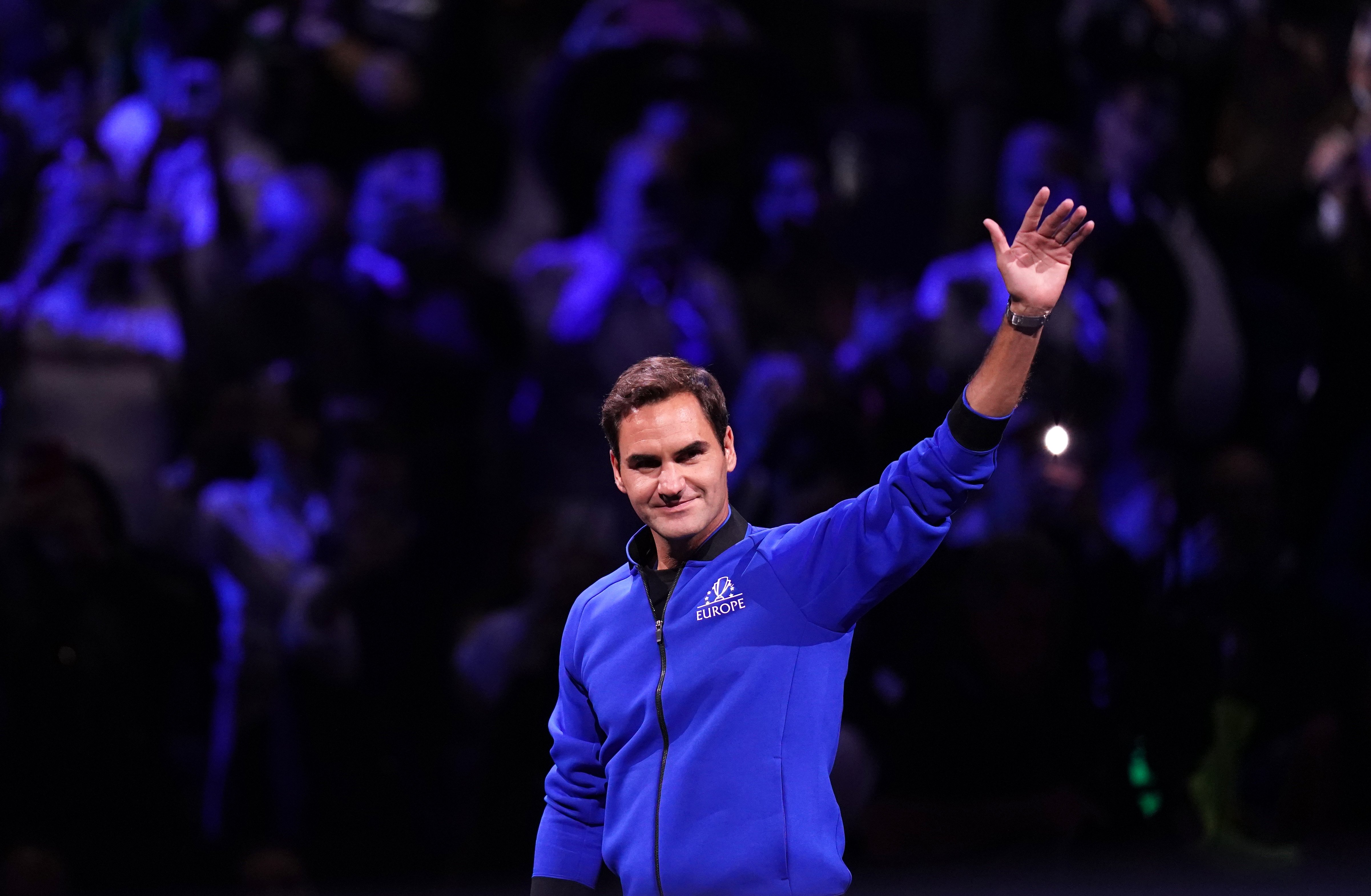 Roger Federer se despide del tenis con la derrota más aplaudida de la historia