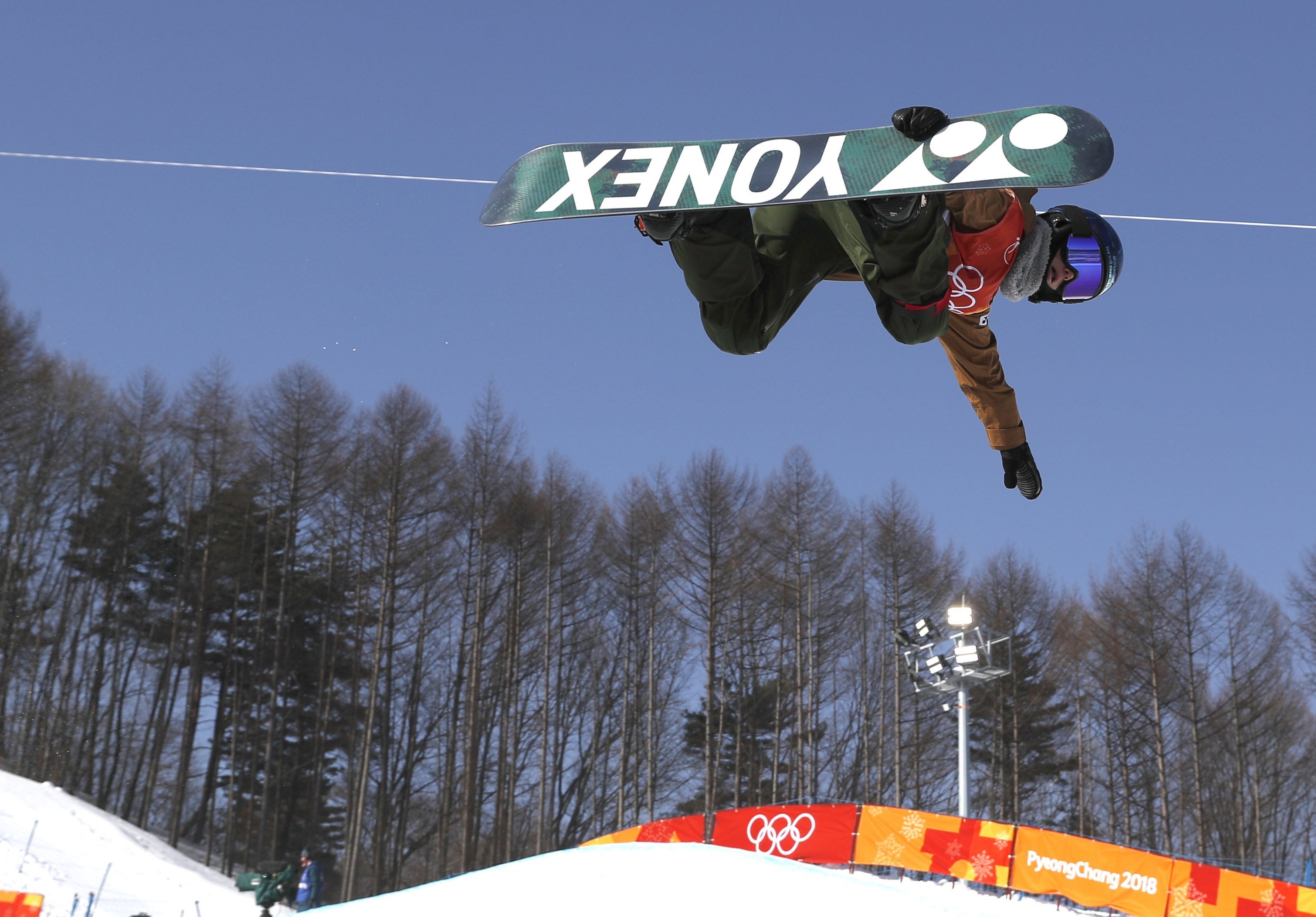 Queralt Castellet acaba amb diploma i Chloe Kim s'exhibeix al halfpipe