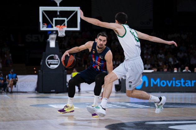 Tomas Satoransky Guillem Vives Barça Joventut Badalona Supercopa España / Foto: Barça basket Tomas Satoransky Guillem Vives Barça Joventut Badalona Supercopa España / Foto: Barça basket