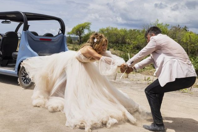 Jennifer López en 'Una boda explosiva'