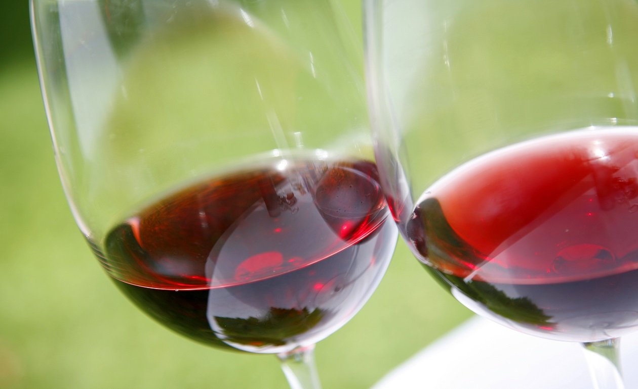 ¿Cómo afecta el vino al ácido úrico?
