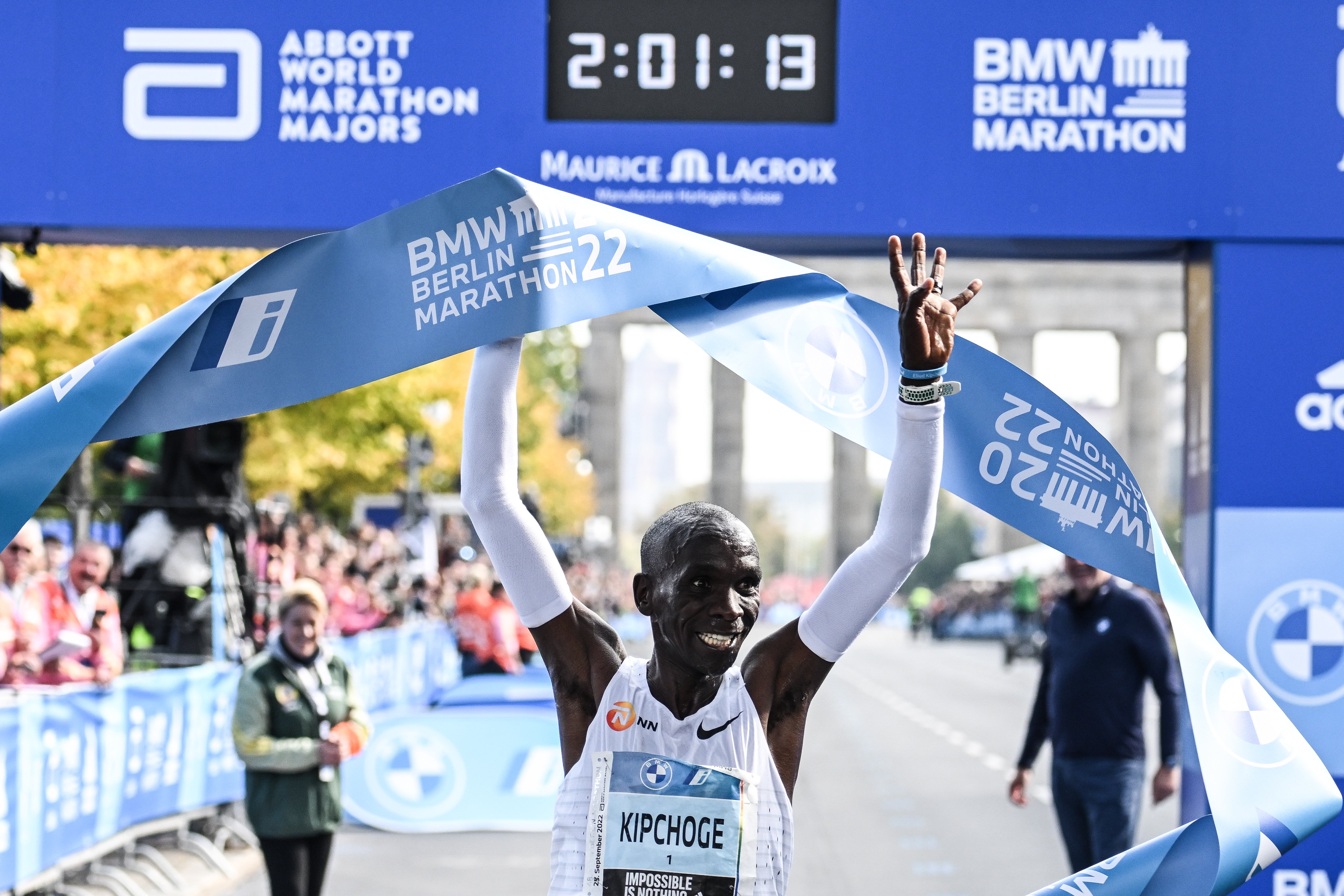 Eliud Kipchoge sigue haciendo historia y rompe su récord del mundo en el maratón de Berlín