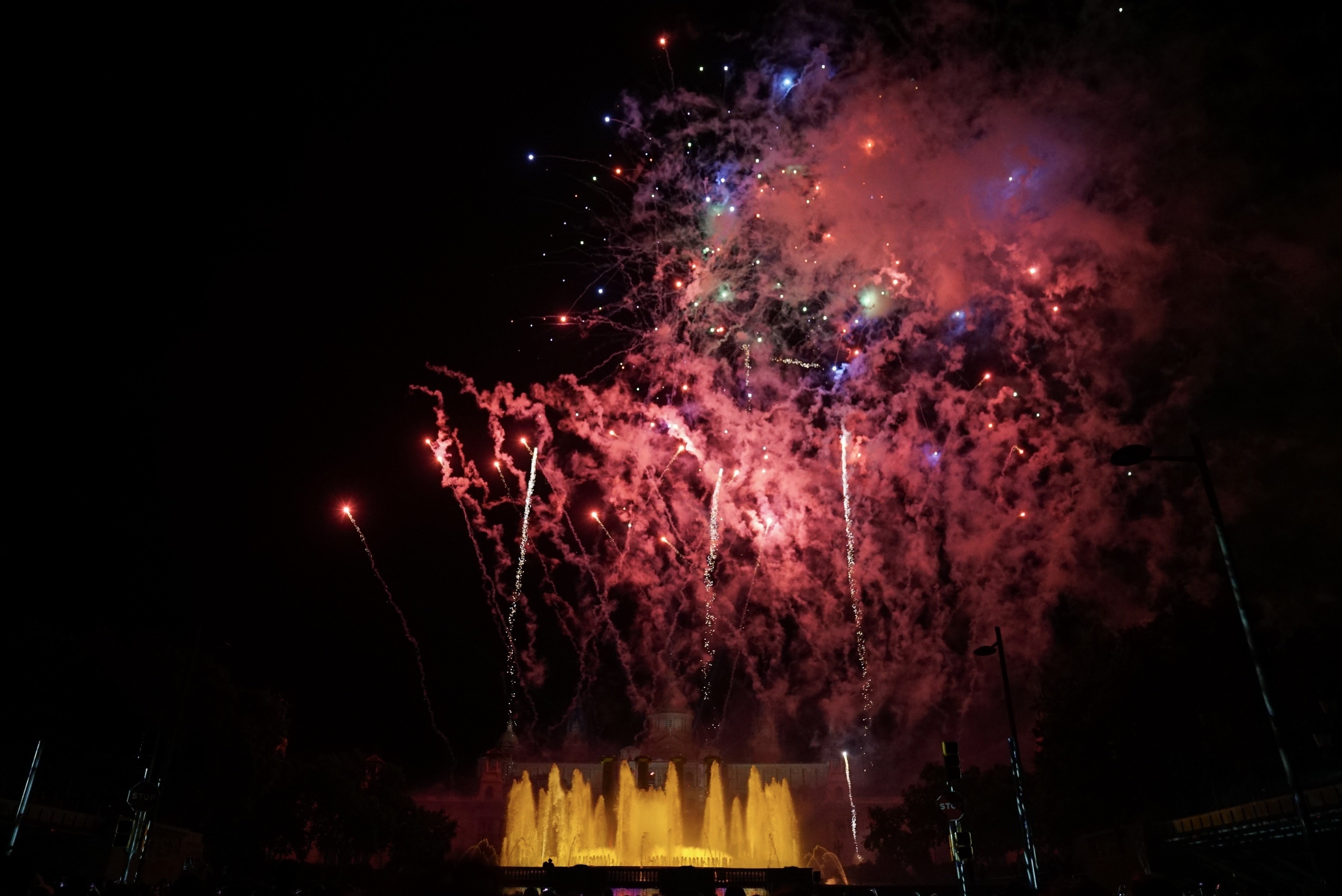 Dónde ver los fuegos artificiales de la Mercè 2022: 5 miradores para disfrutar el Piromusical