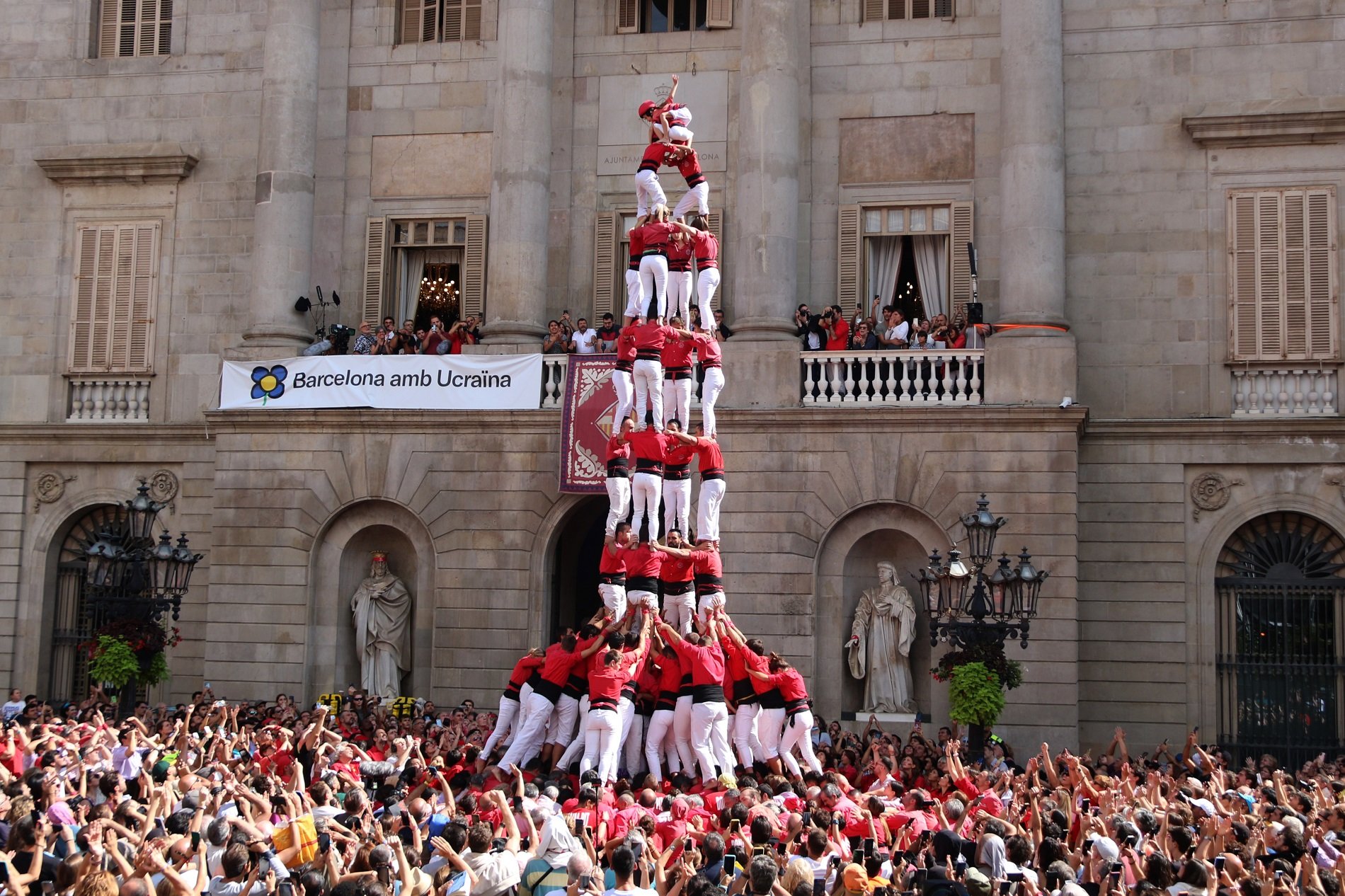 Castells de 9 pisos en la diada castellera histórica de la Mercè 2022