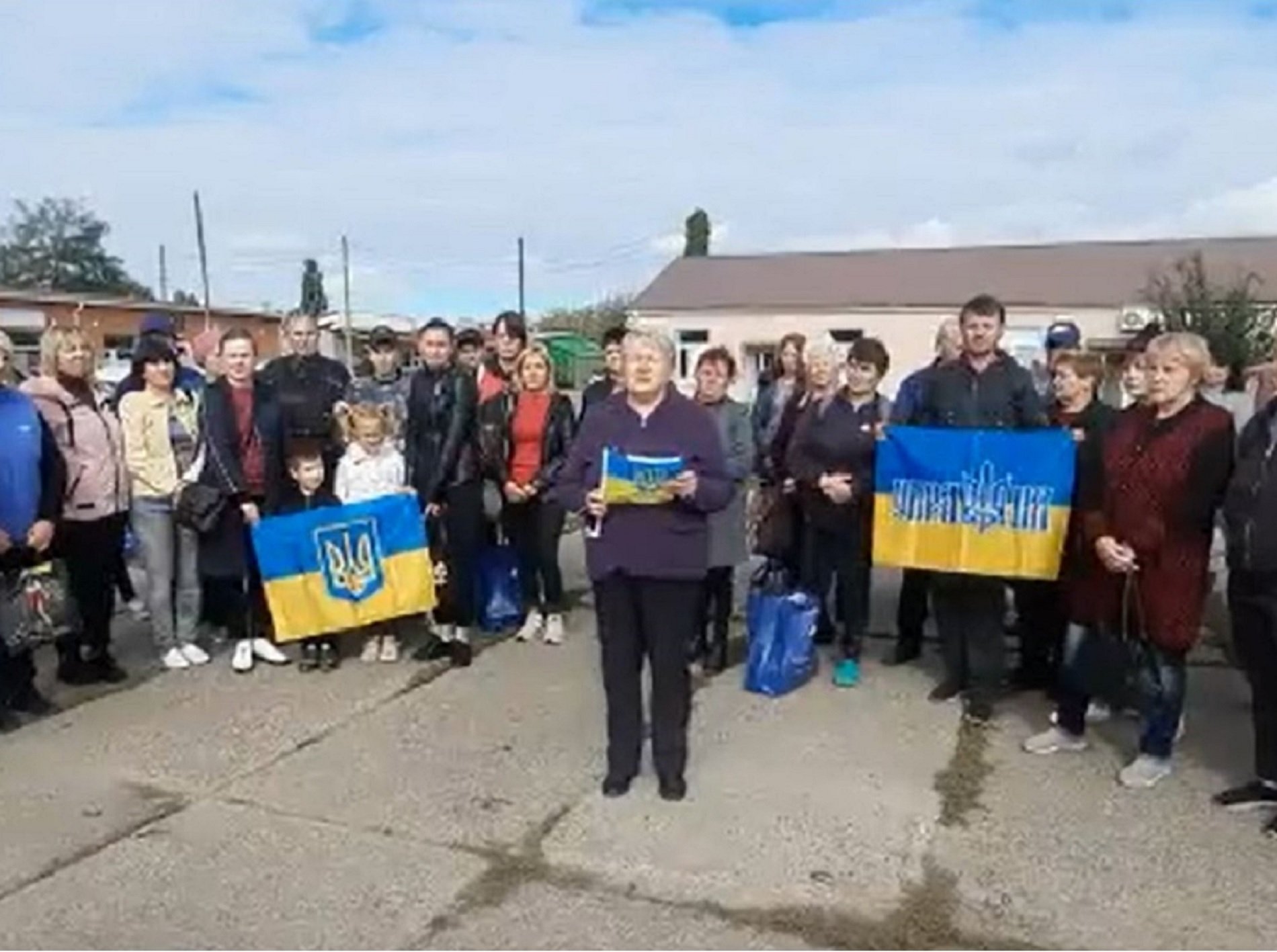 Protesta contra los referéndums militarizados del Donbás