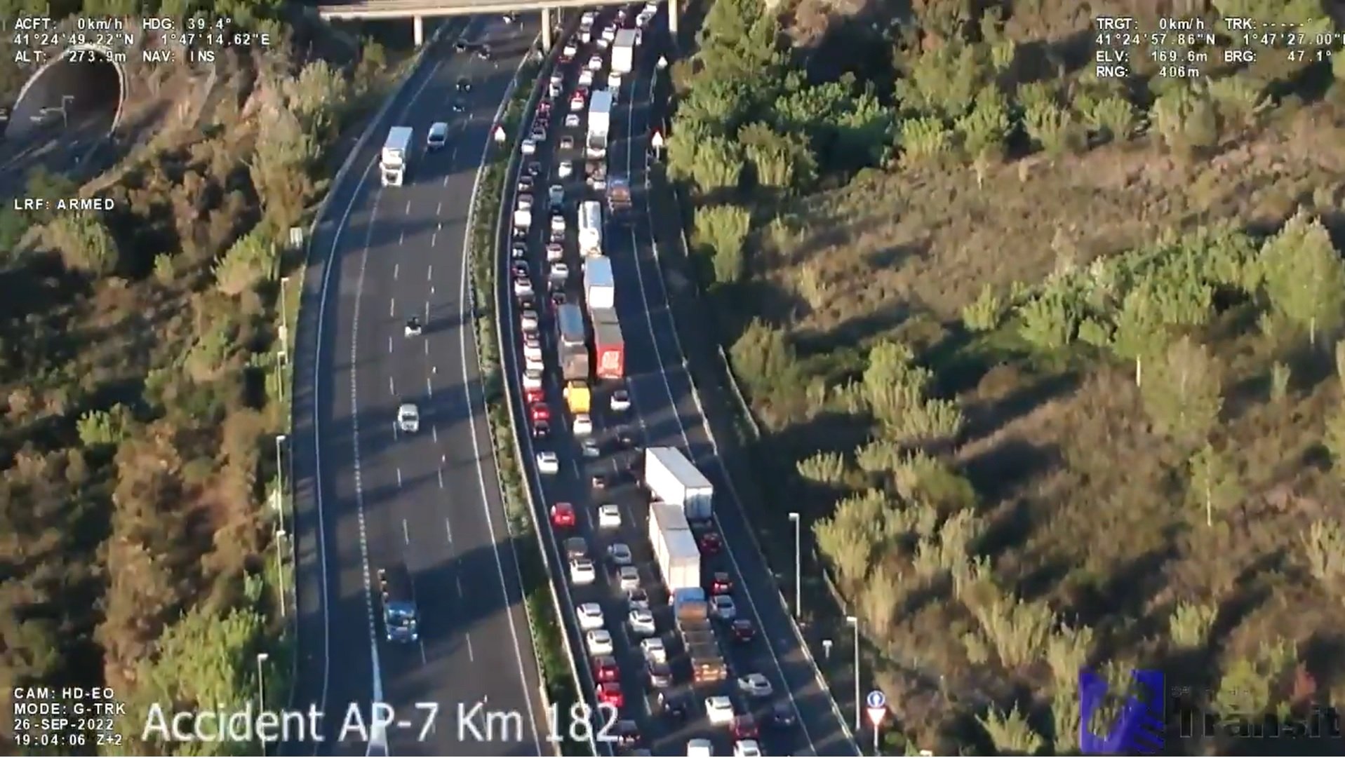 Un accident múltiple a Sant Sadurní d'Anoia provoca cues de fins a 16 quilòmetres a l'AP-7