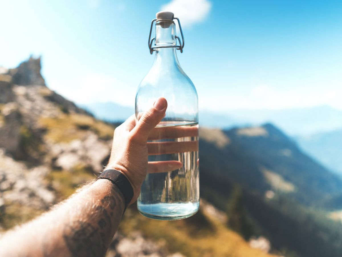 Si quieres que el agua siempre sepa a agua, mejor botella de cristal siempre