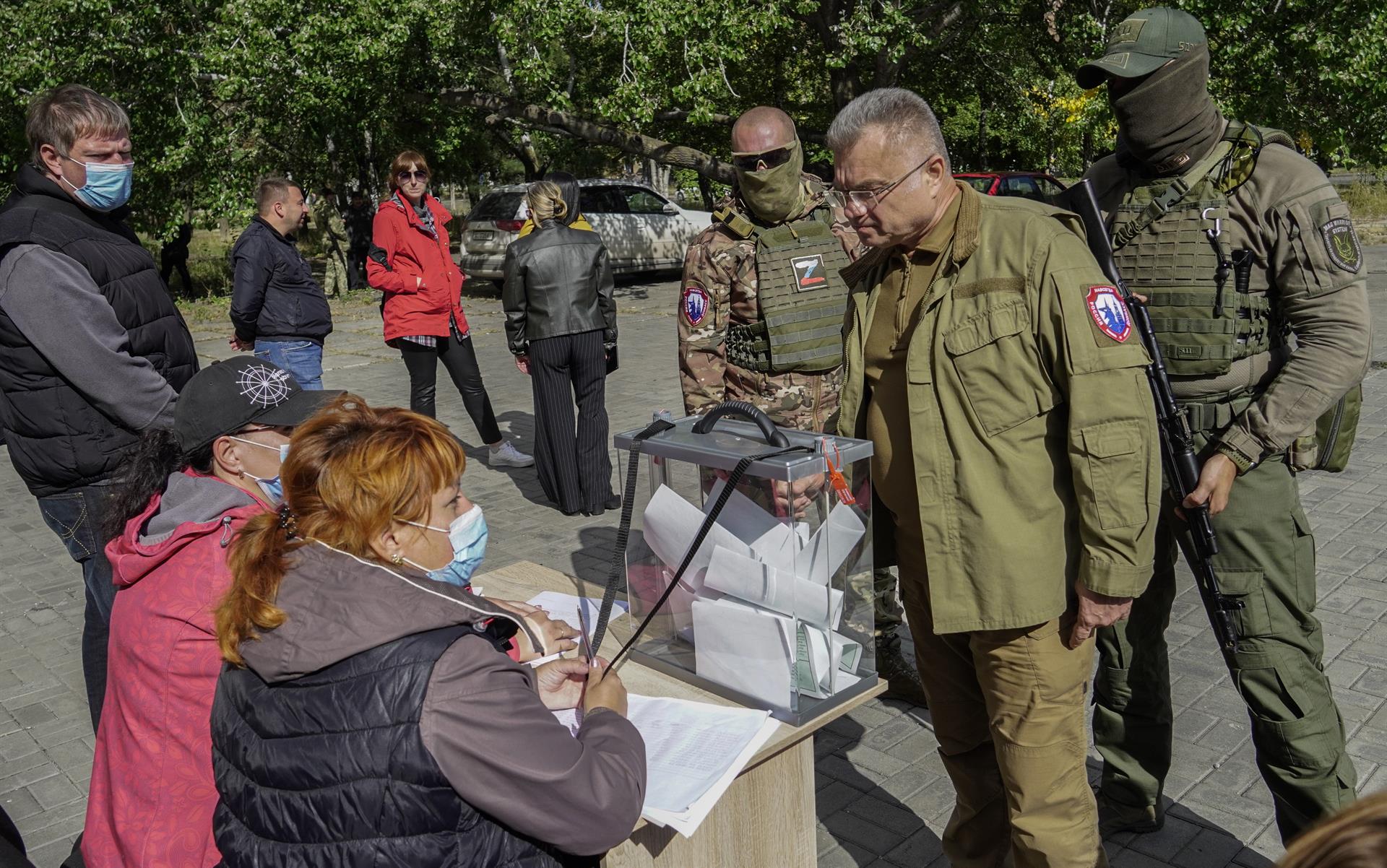 Último día de referéndums en el este de Ucrania para la adhesión a Rusia de los territorios ocupados