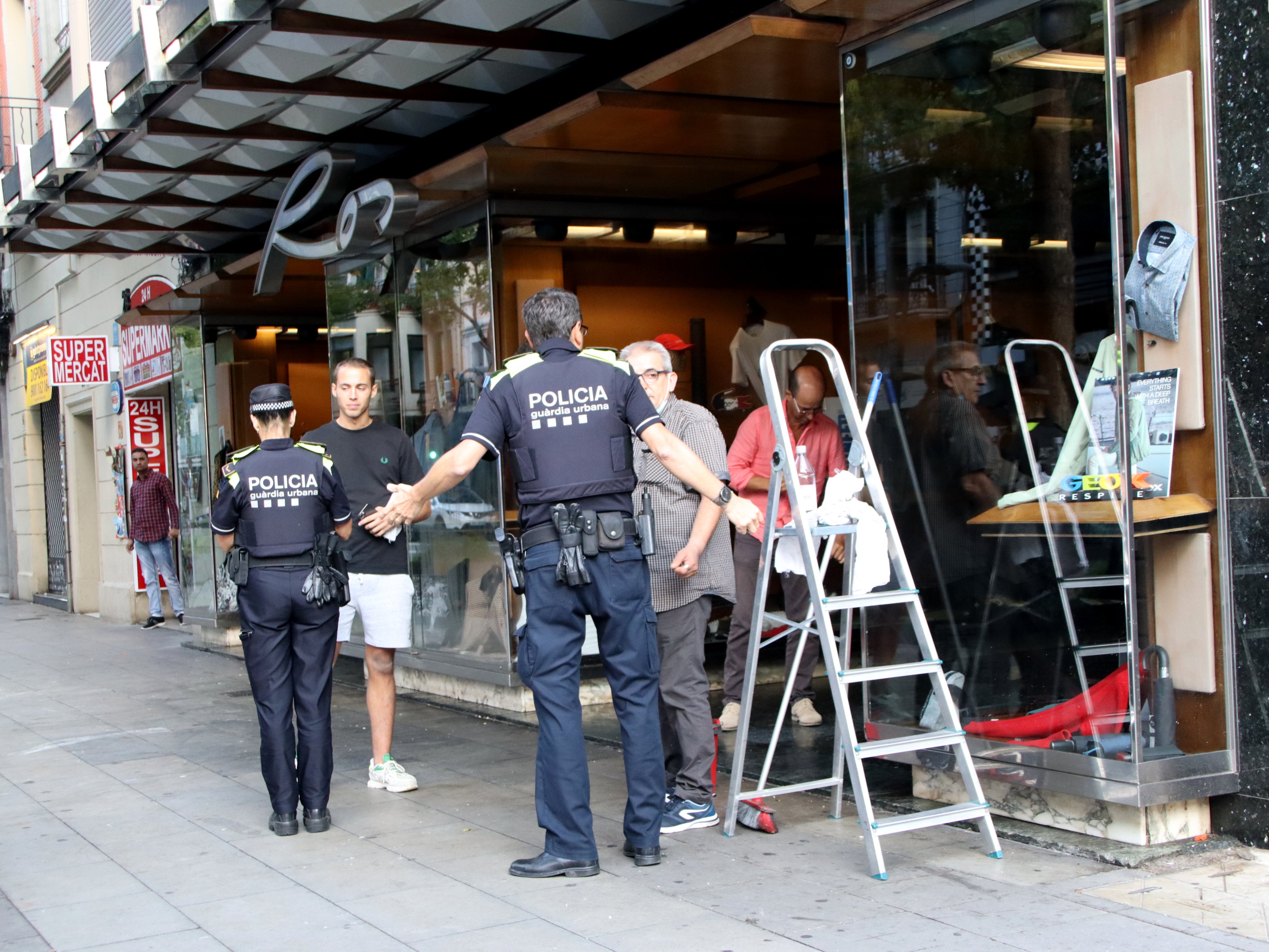 La Cambra de Barcelona reclama solucions davant els atacs vandàlics als comerços per la Mercè