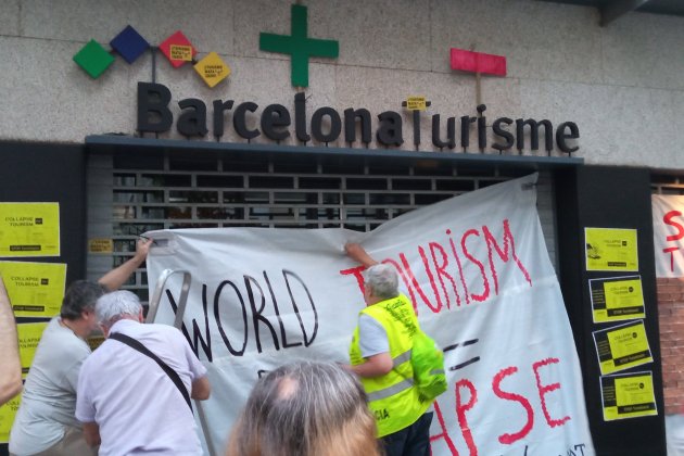 manifestacio decreixement turistic foto jordi palmer 2 manifestacio decreixement turistic foto jordi palmer 2
