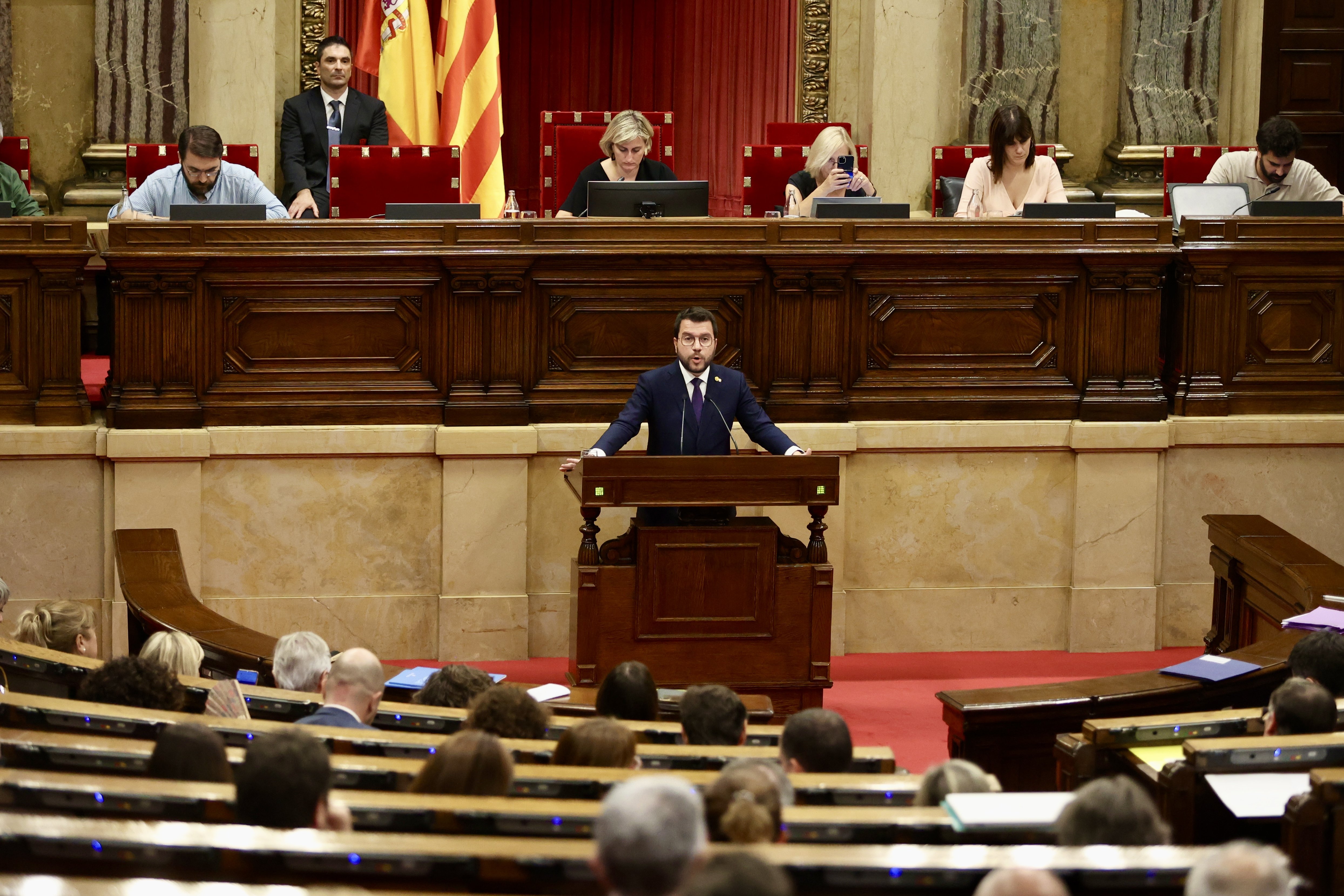 Aragonès afronta el debate de política general pendiente de los movimientos de Puigdemont en Madrid