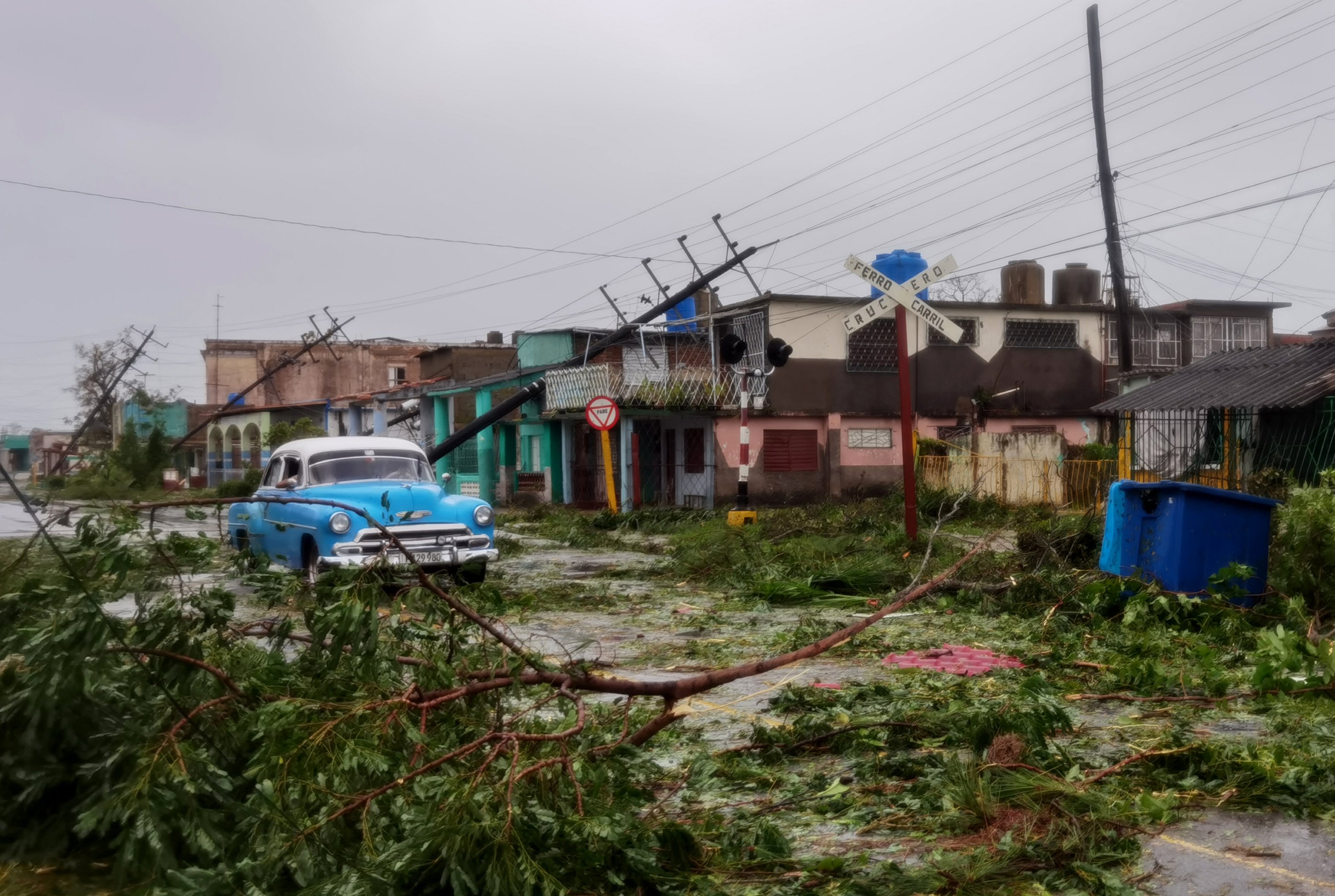 El huracán Ian arrasa Cuba: sin luz y con la vista puesta en Florida