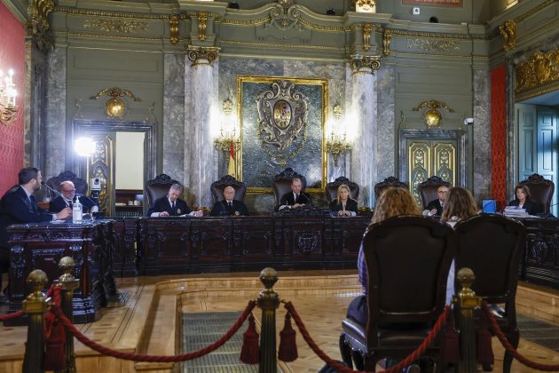 Eulàlia Reguant portaveu CUP judici tribunal suprem asseguda interior / Foto: Efe Eulàlia Reguant portaveu CUP judici tribunal suprem asseguda interior / Foto: Efe