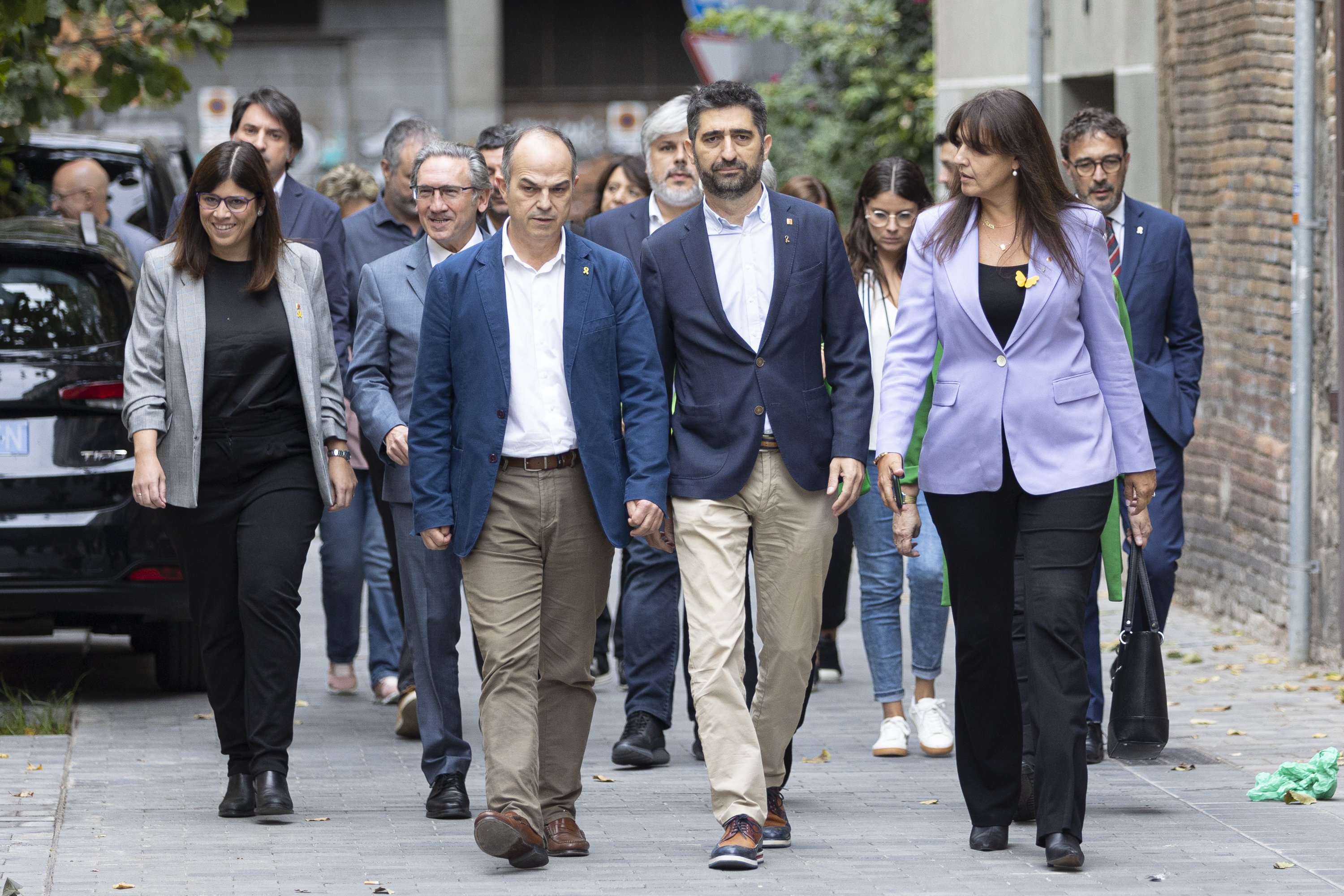 Junts to consult party membership on remaining in the Catalan government with ERC