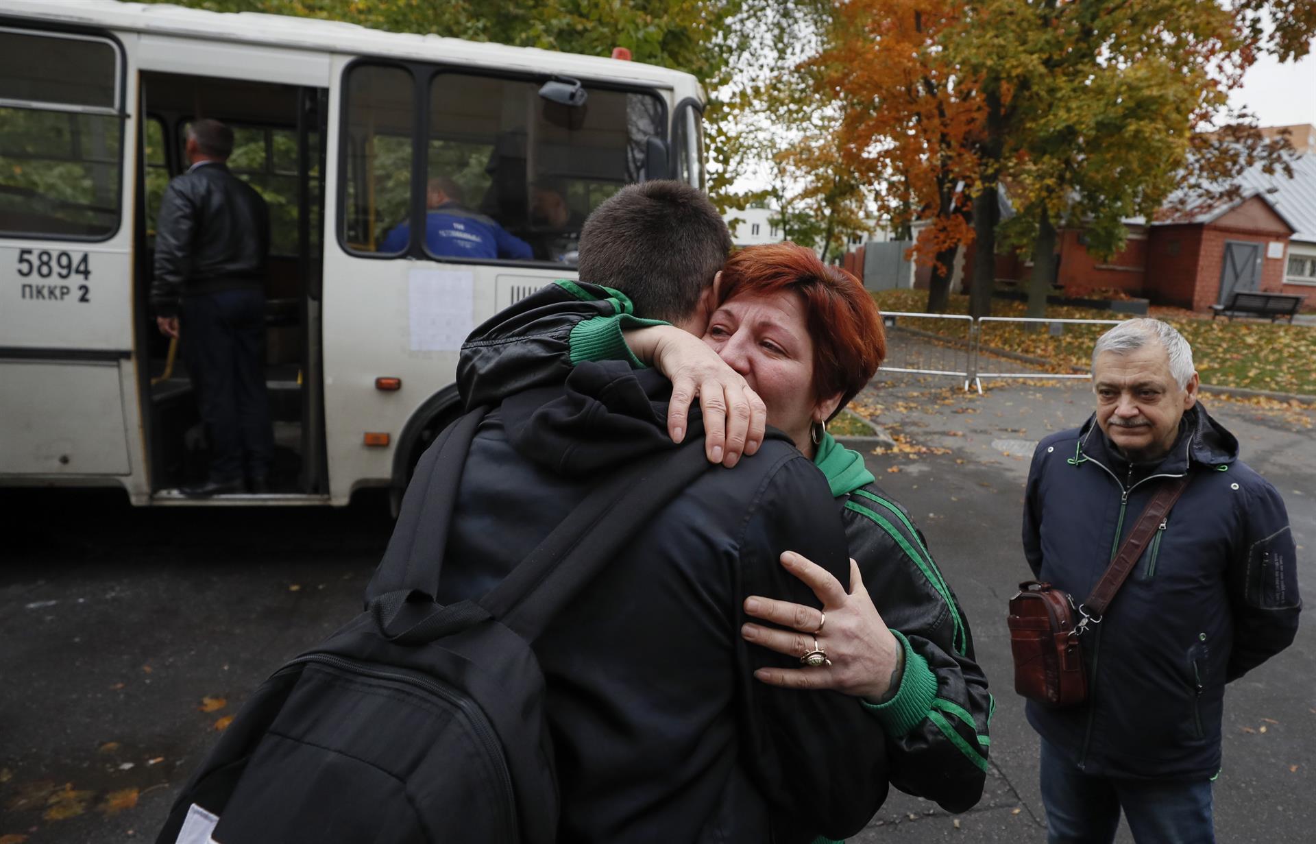 Finlàndia tanca la frontera als turistes russos en ple èxode per fugir de la mobilització