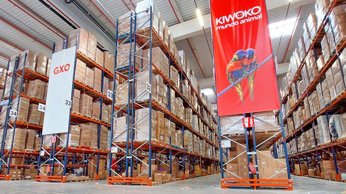 GXO celebra el primer aniversario de su centro logístico que ayuda al Grupo IskayPet