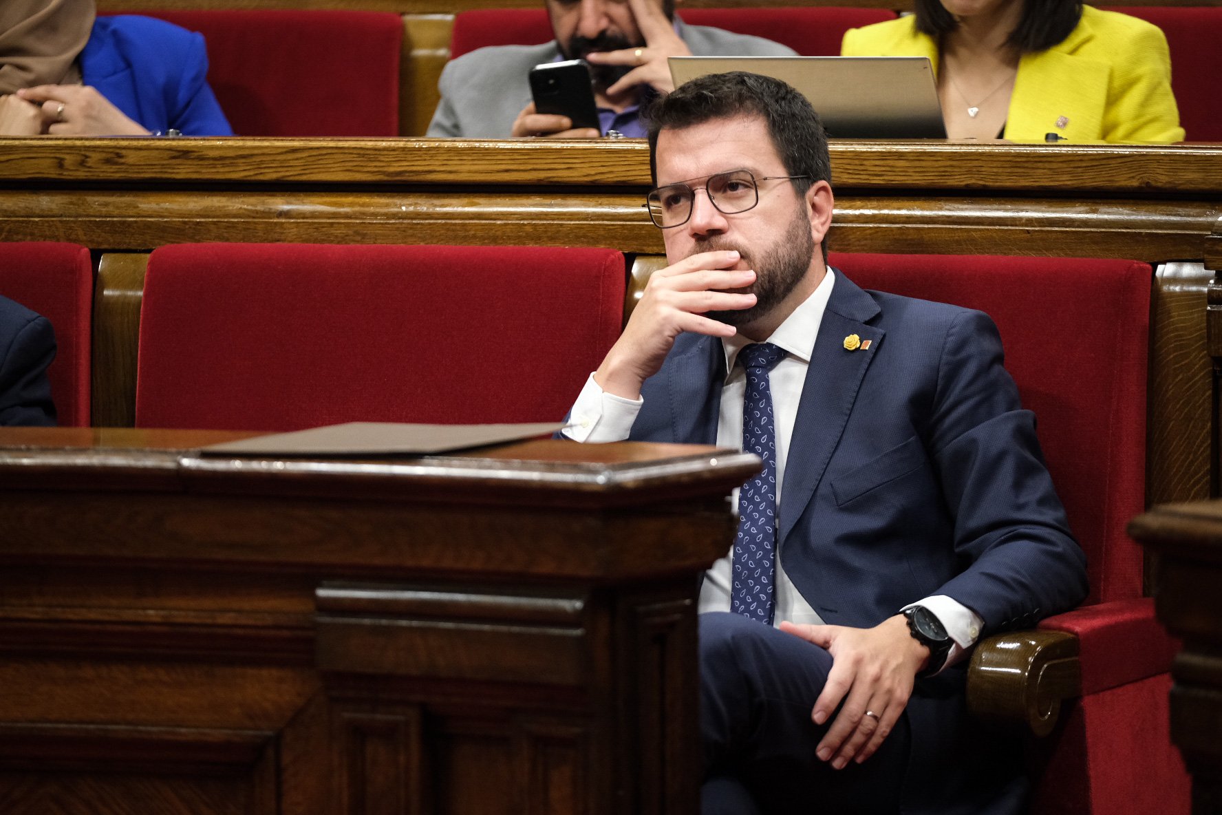Junts rechaza una resolución del PP para someter a Aragonès a una cuestión de confianza