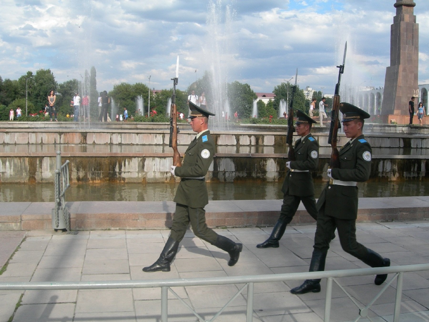 Agressions o incidents a la frontera: les petites trampes que fan servir el Kirguizistan i el Tadjikistan