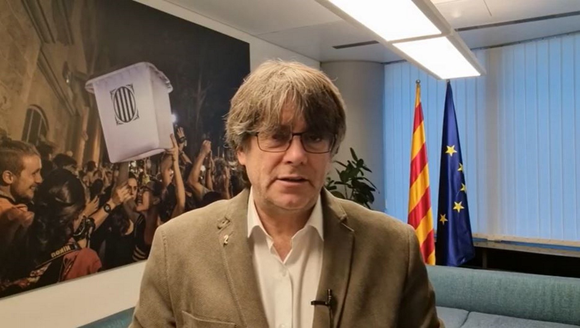 Puigdemont: "El 1-O nos compromete para la historia, no demos marcha atrás"