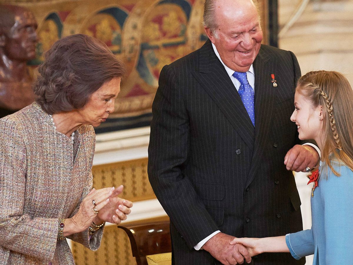 Leonor con sus abuelos EFE